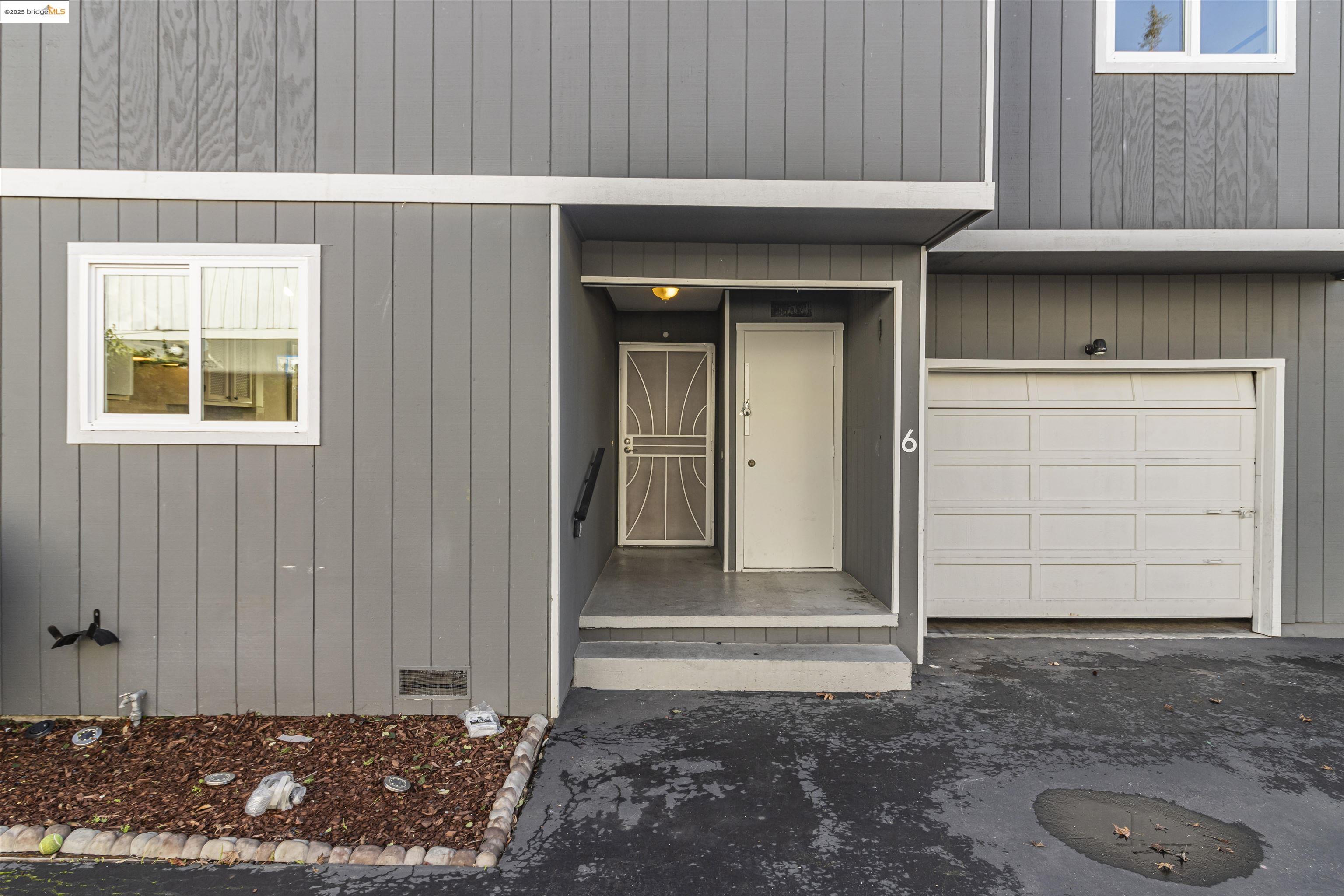 3685 Maple Ave 6