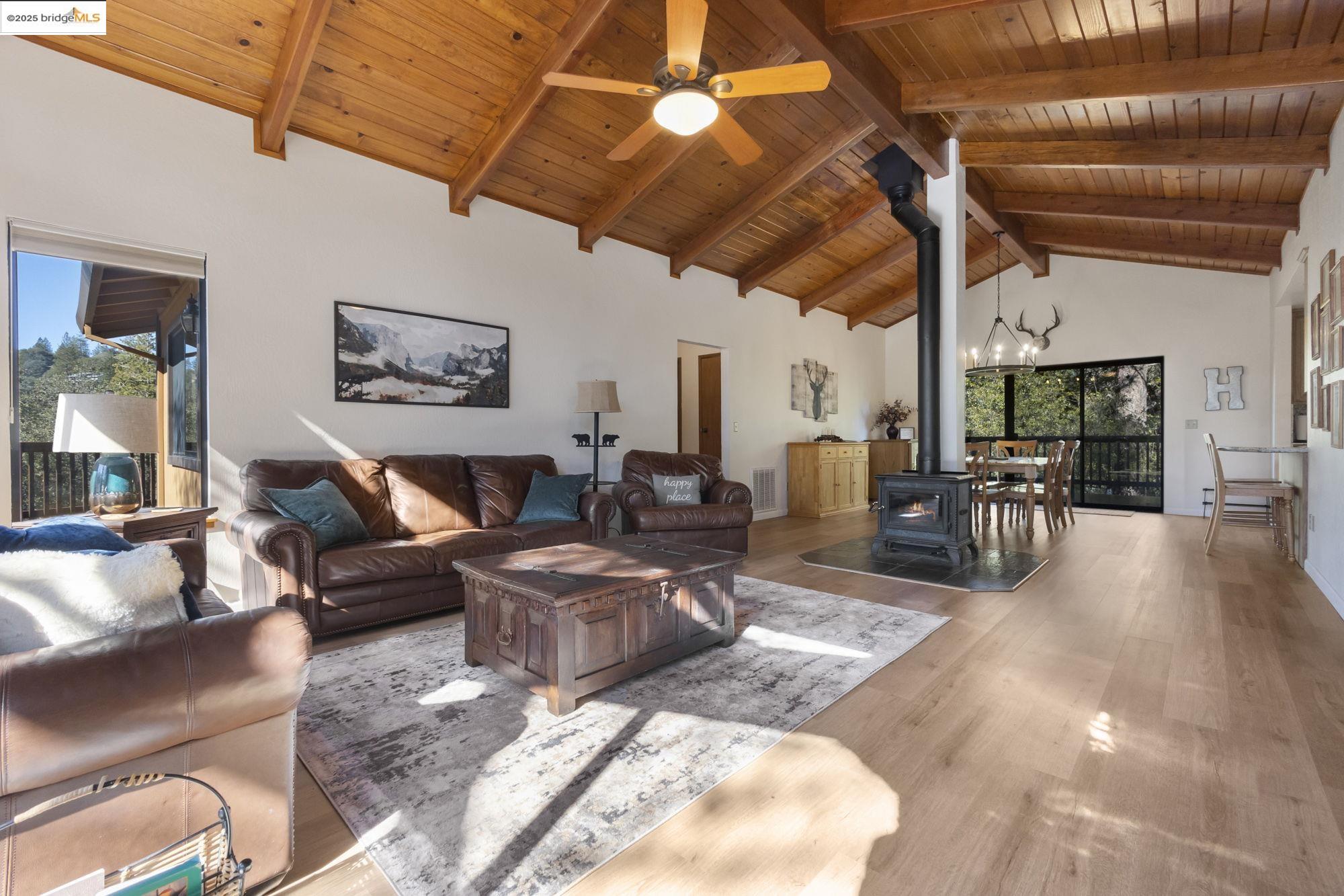 Detail Gallery Image 1 of 1 For 20000 Bluebell Ct, Groveland,  CA 95321-9501 - 3 Beds | 2 Baths