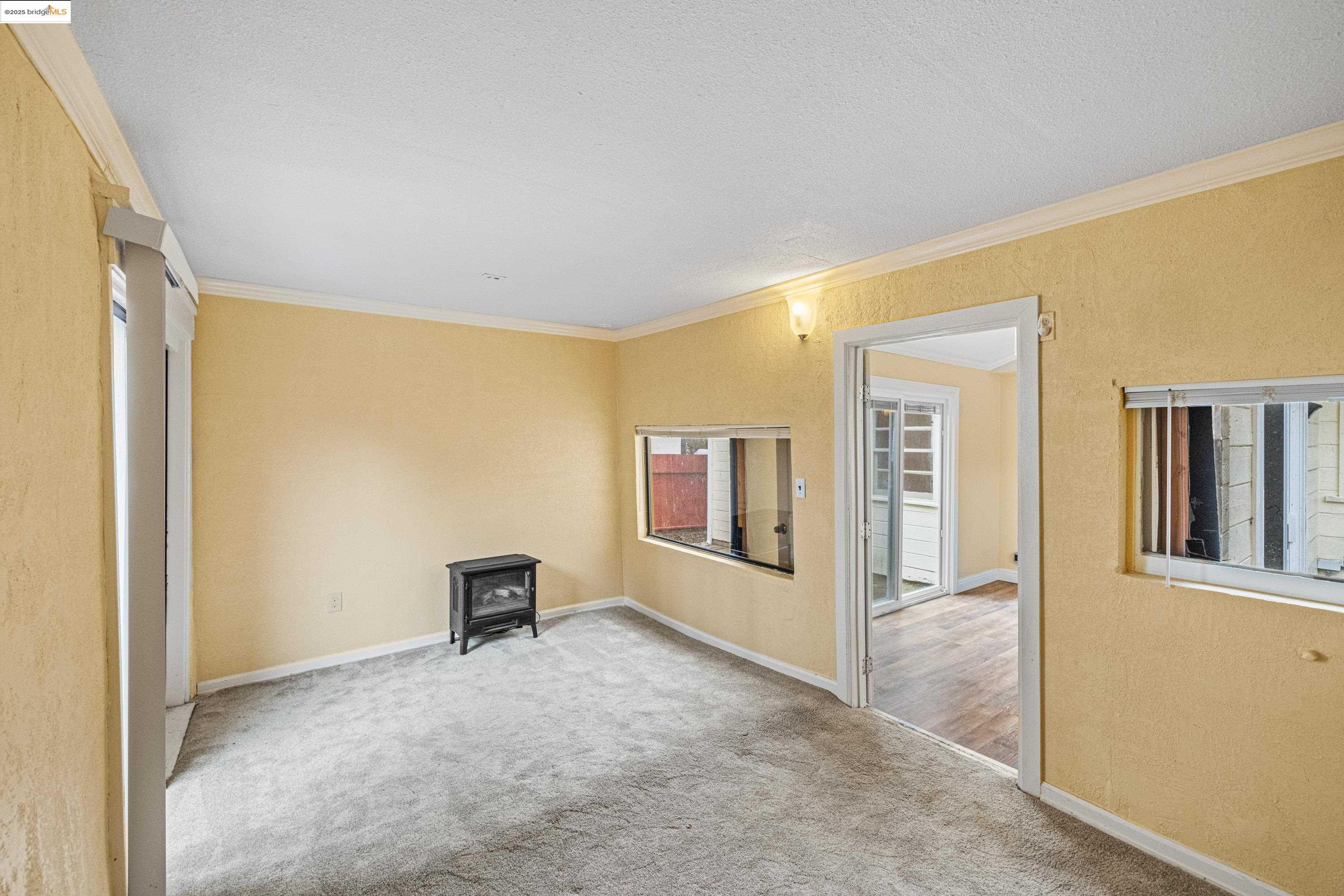 Detail Gallery Image 12 of 27 For 725 Lyndon St, Monterey,  CA 93940 - 2 Beds | 1 Baths