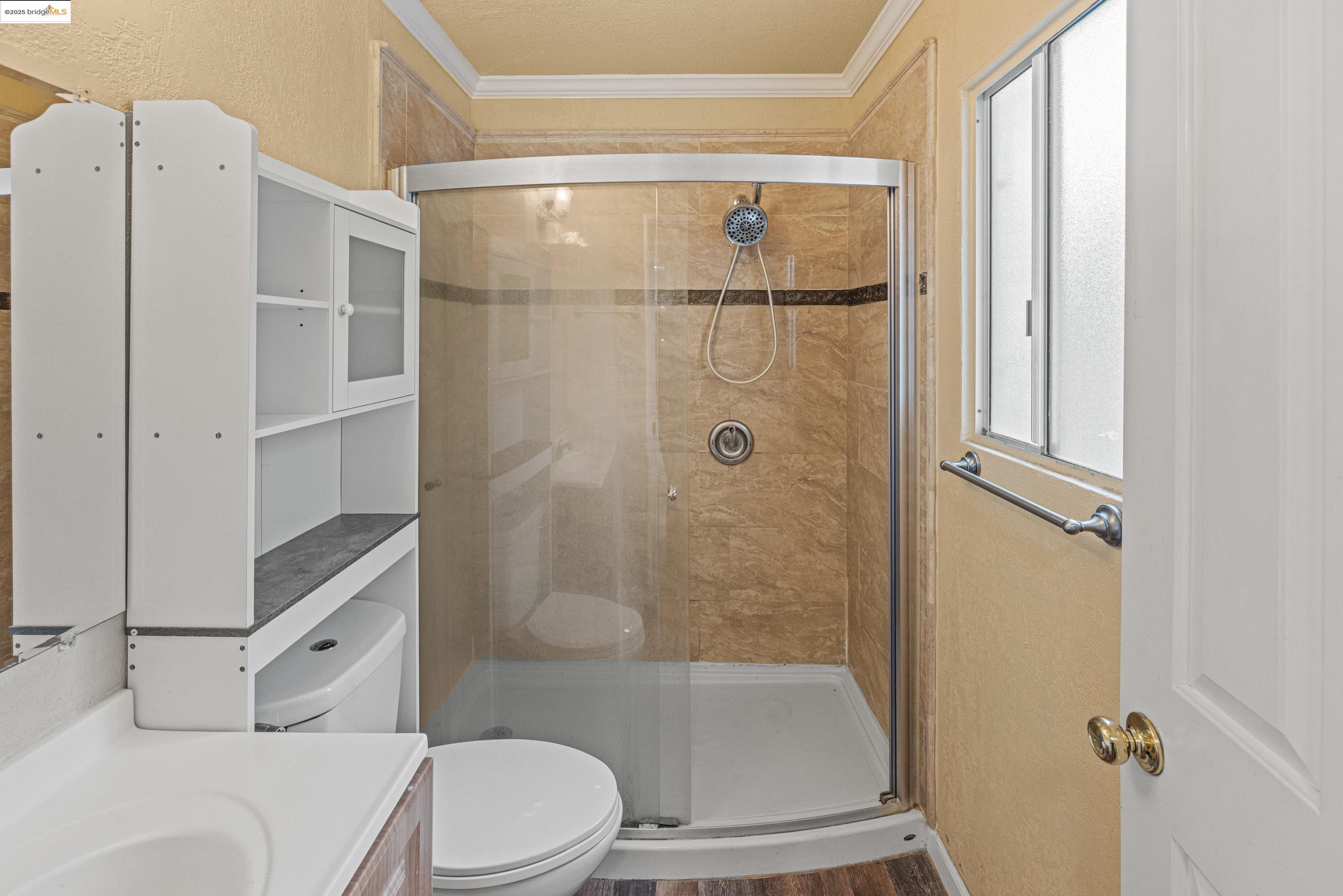 Detail Gallery Image 13 of 27 For 725 Lyndon St, Monterey,  CA 93940 - 2 Beds | 1 Baths