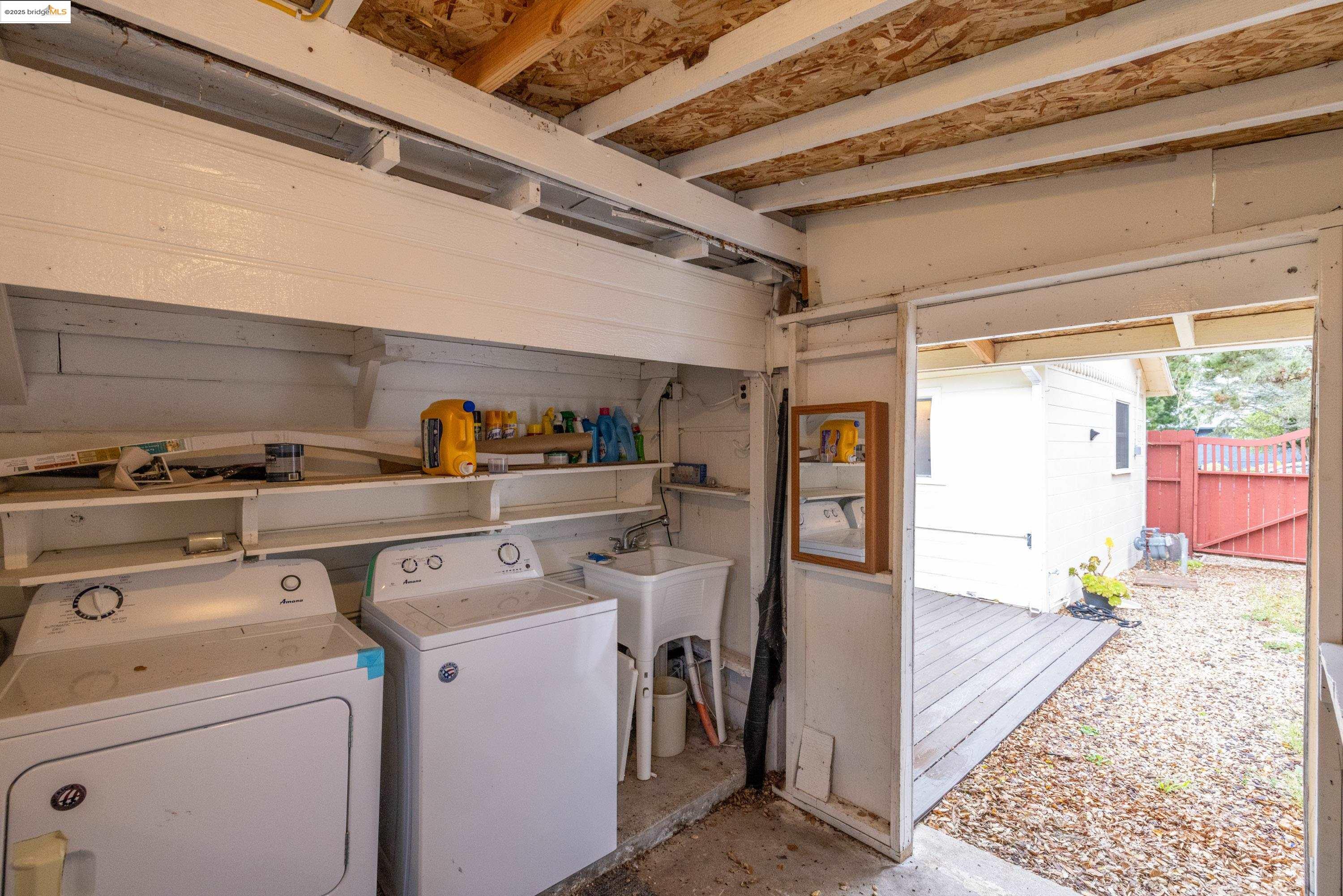 Detail Gallery Image 24 of 27 For 725 Lyndon St, Monterey,  CA 93940 - 2 Beds | 1 Baths