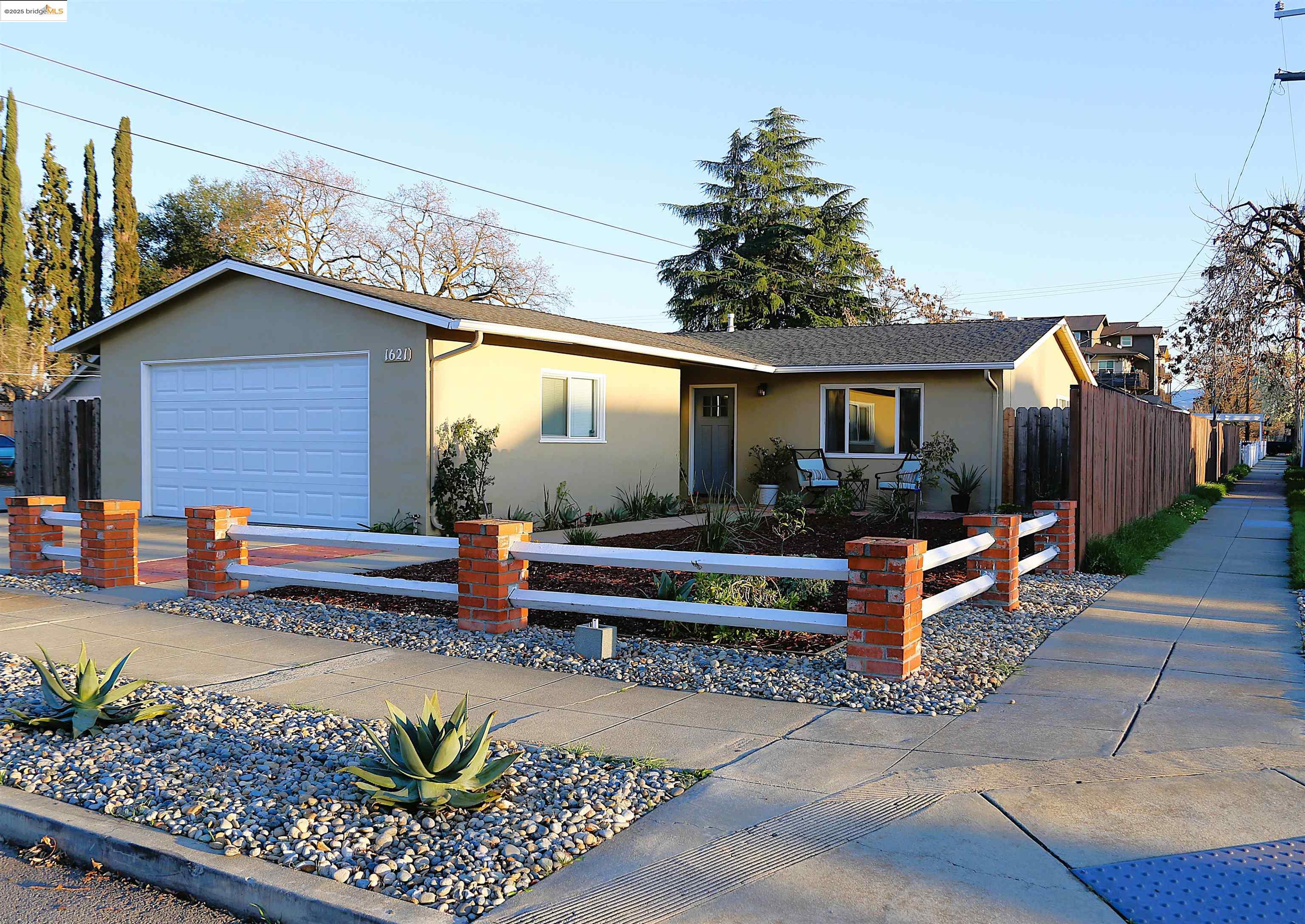 Detail Gallery Image 1 of 1 For 1621 Park St, Livermore,  CA 94551 - 3 Beds | 2 Baths
