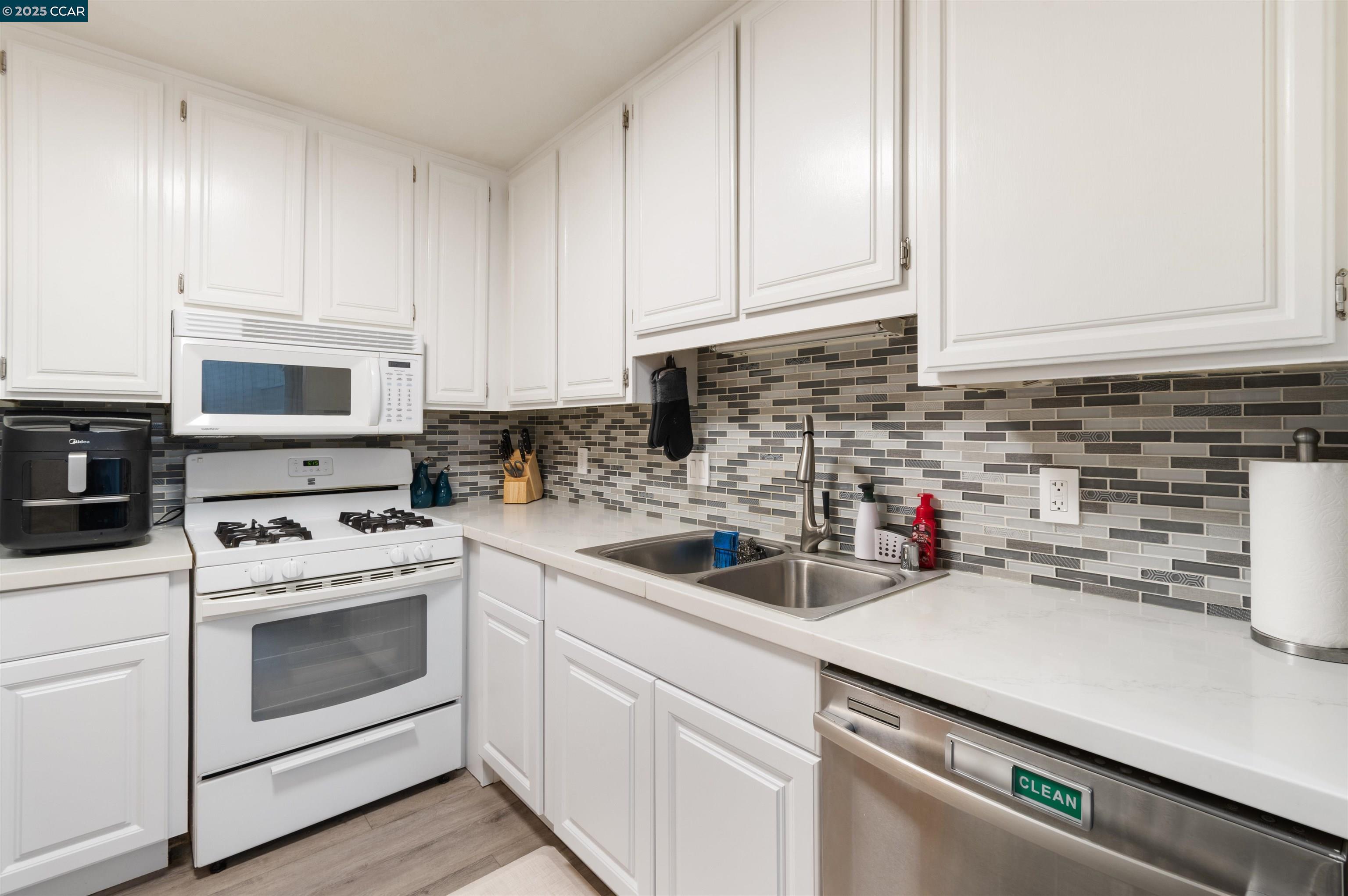 Photo #3: 41085238 Listing 