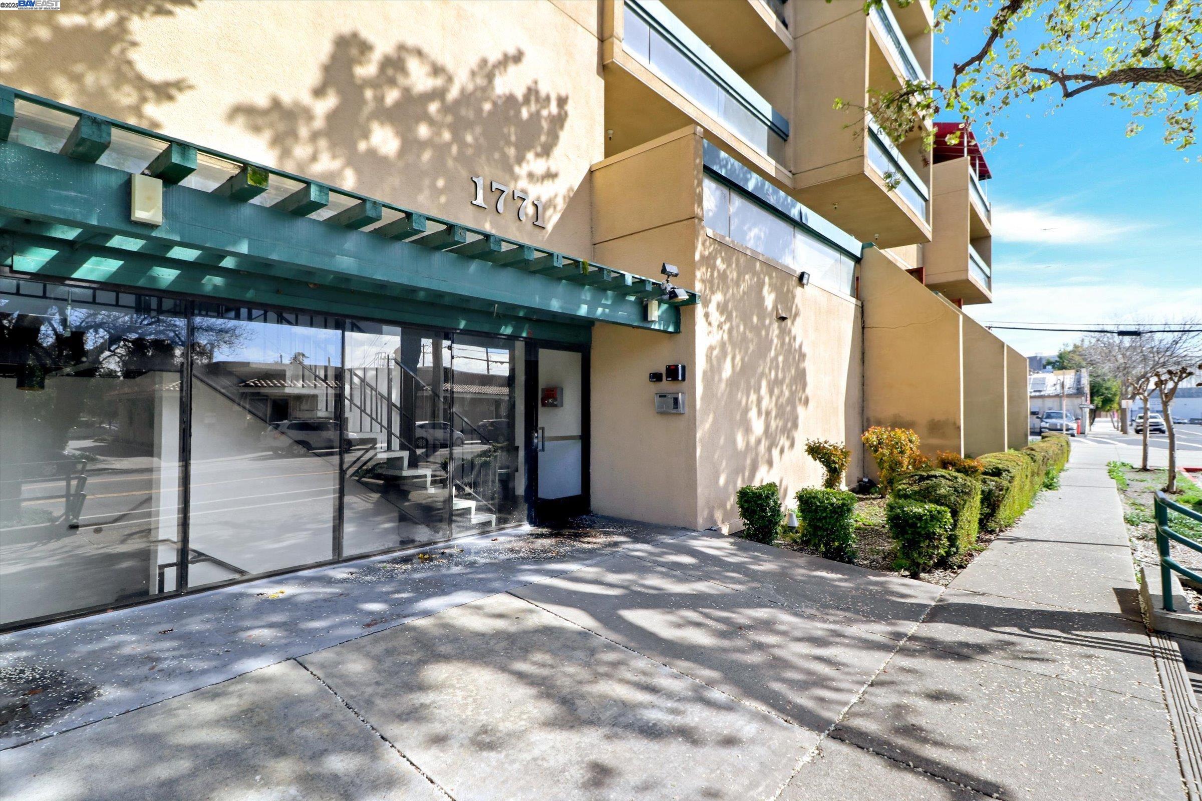 Photo #4: 41085239 Listing: Photo #4