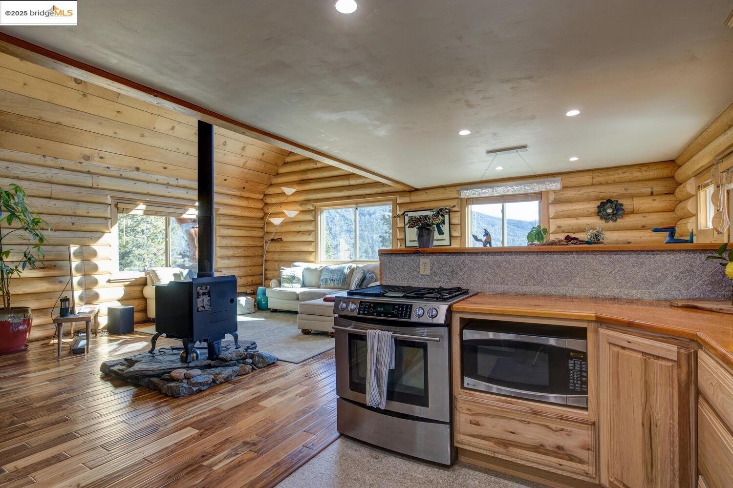 Detail Gallery Image 19 of 60 For 10255 Bone Yard Creek, Coulterville,  CA 95311 - 3 Beds | 2/1 Baths