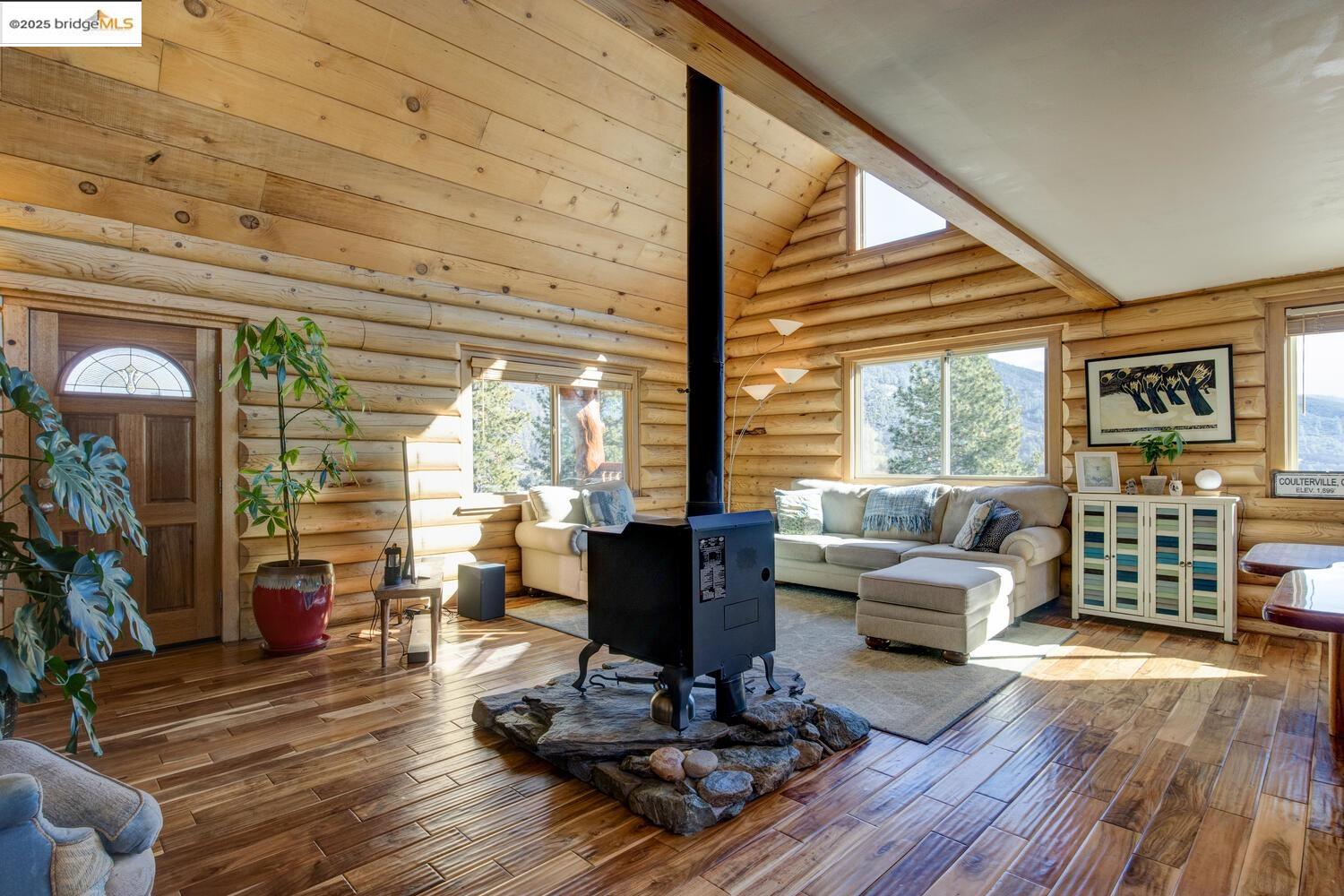 Detail Gallery Image 7 of 60 For 10255 Bone Yard Creek, Coulterville,  CA 95311 - 3 Beds | 2/1 Baths