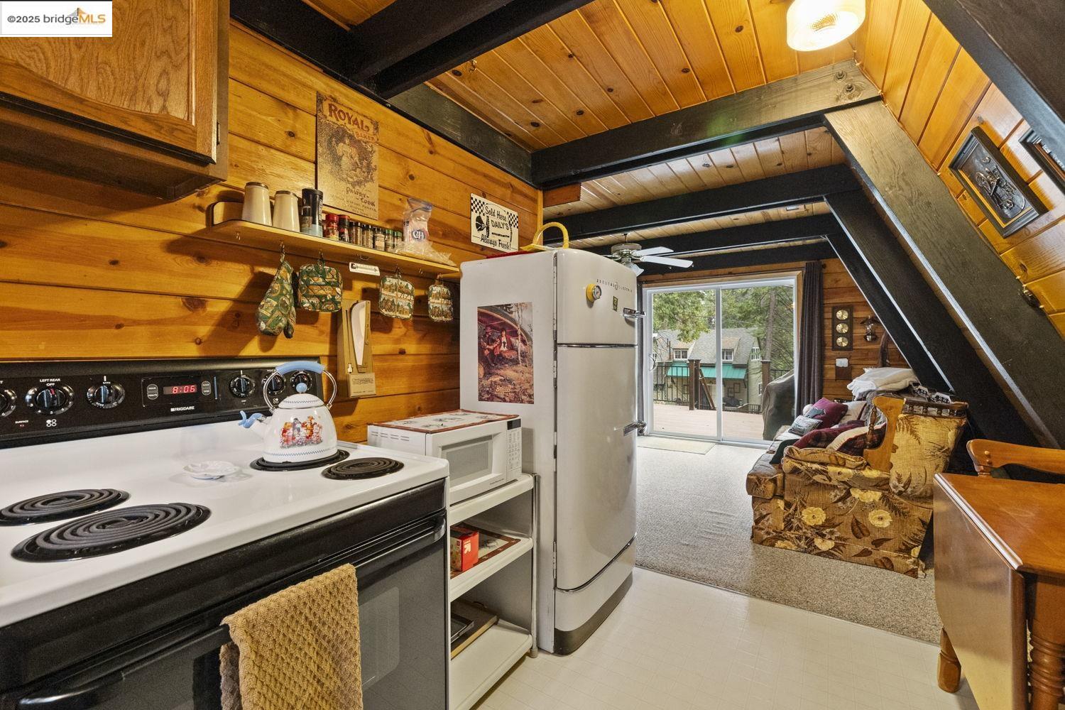 Detail Gallery Image 11 of 29 For 25728 Upper Scenic Dr, Long Barn,  CA 95335 - 2 Beds | 1 Baths