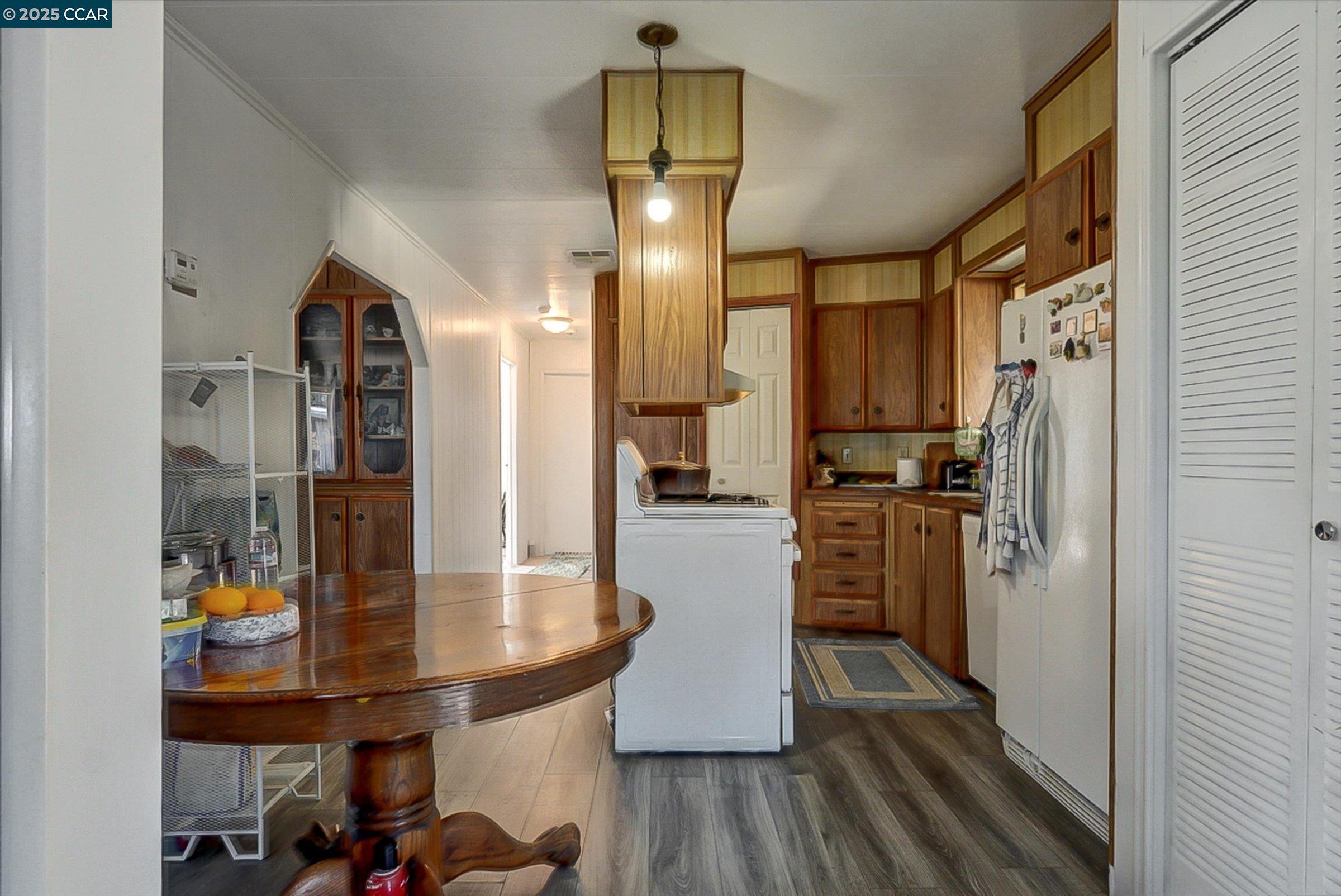 Detail Gallery Image 6 of 15 For 340 Avenida Flores, Pacheco,  CA 94553 - 2 Beds | 2 Baths