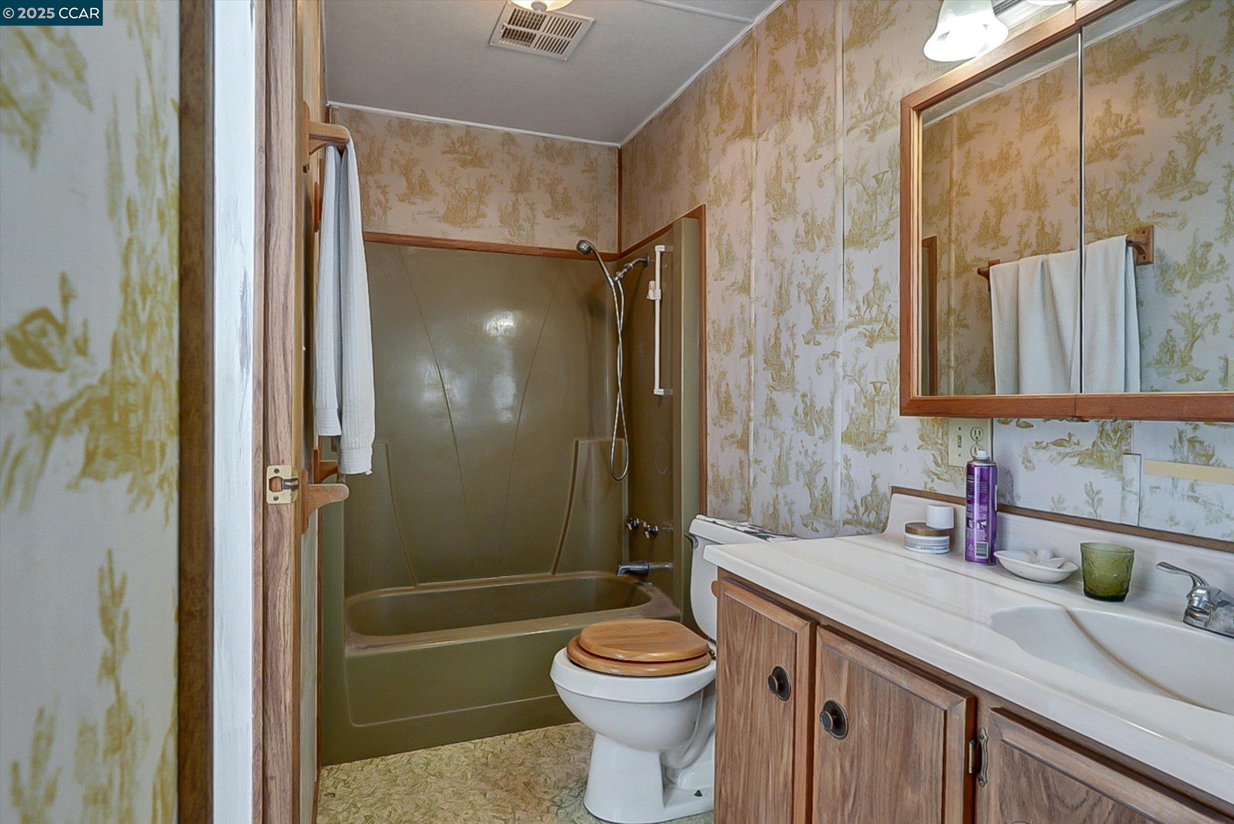 Detail Gallery Image 10 of 15 For 340 Avenida Flores, Pacheco,  CA 94553 - 2 Beds | 2 Baths