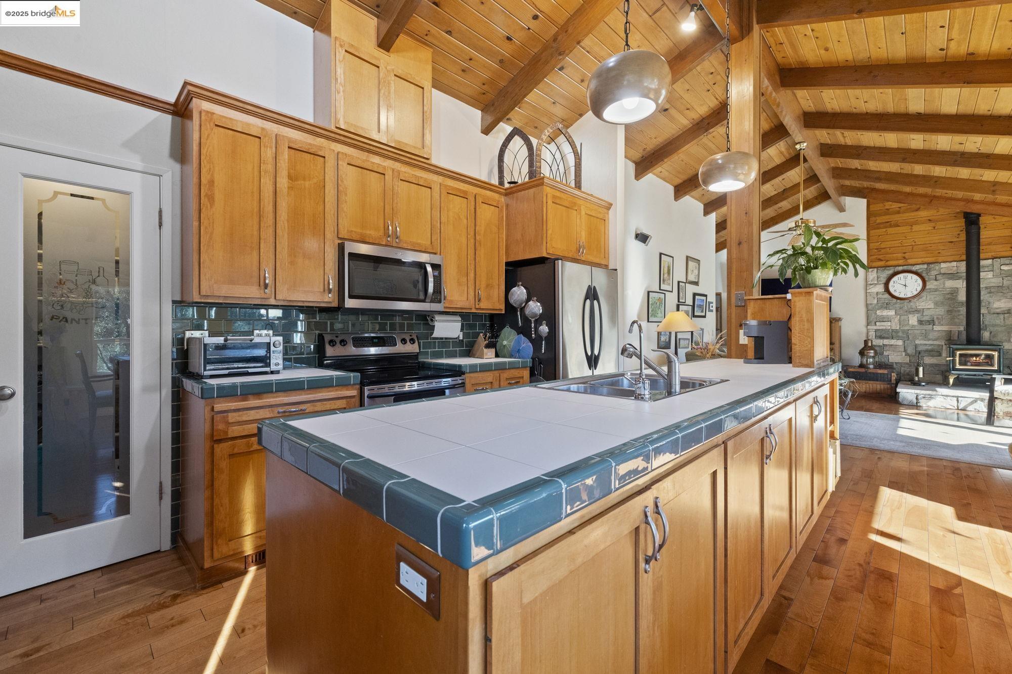 Detail Gallery Image 5 of 46 For 23607 Porcina Way, Columbia,  CA 95310 - 3 Beds | 2/1 Baths