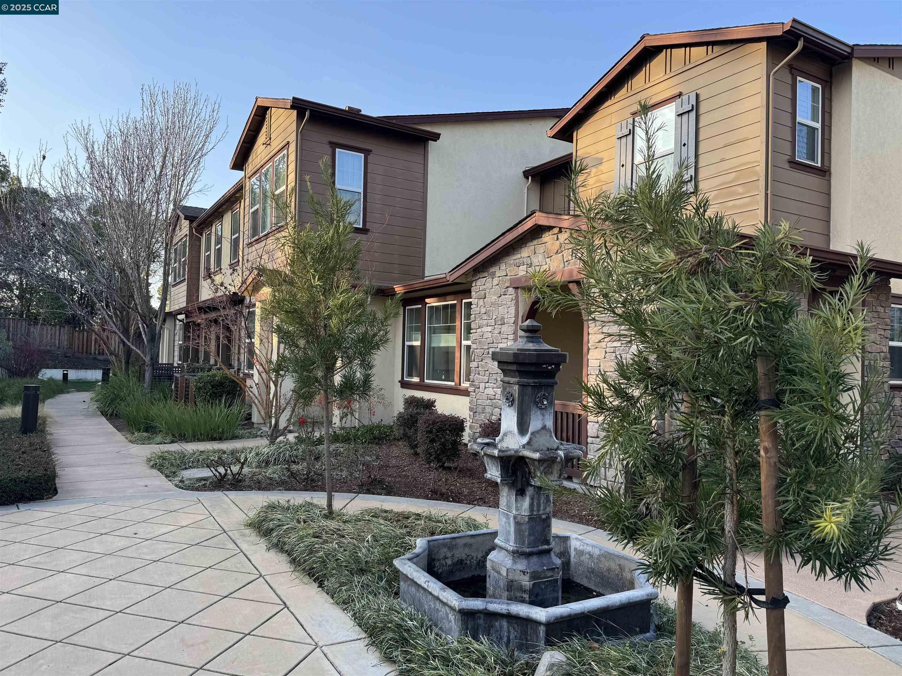 Photo #2: 41085284 Listing 