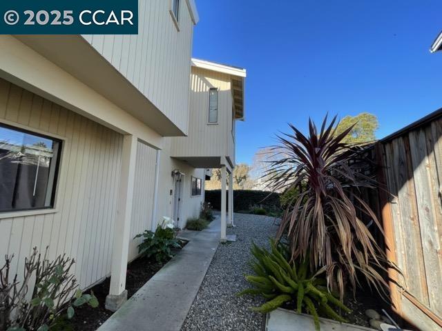 Detail Gallery Image 9 of 10 For 138 Farallon Ct, Aptos,  CA 95003 - 2 Beds | 2 Baths