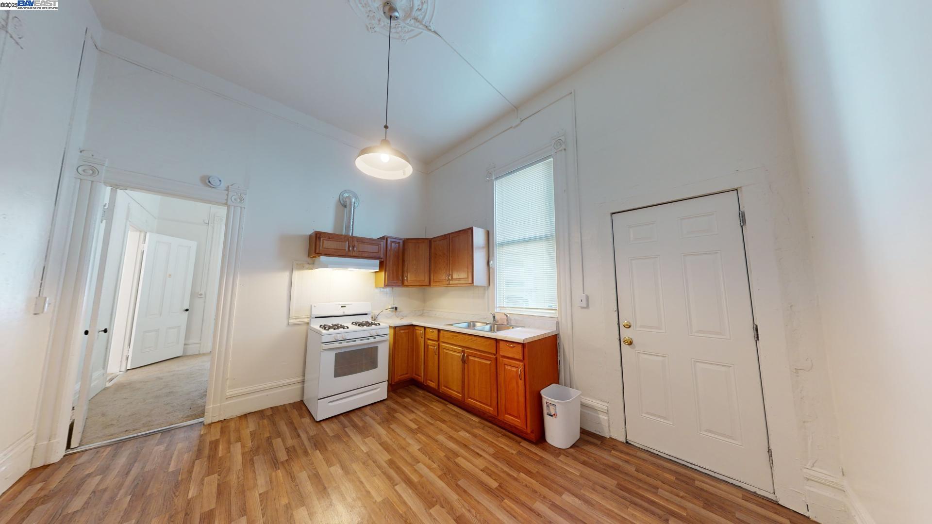 property-img