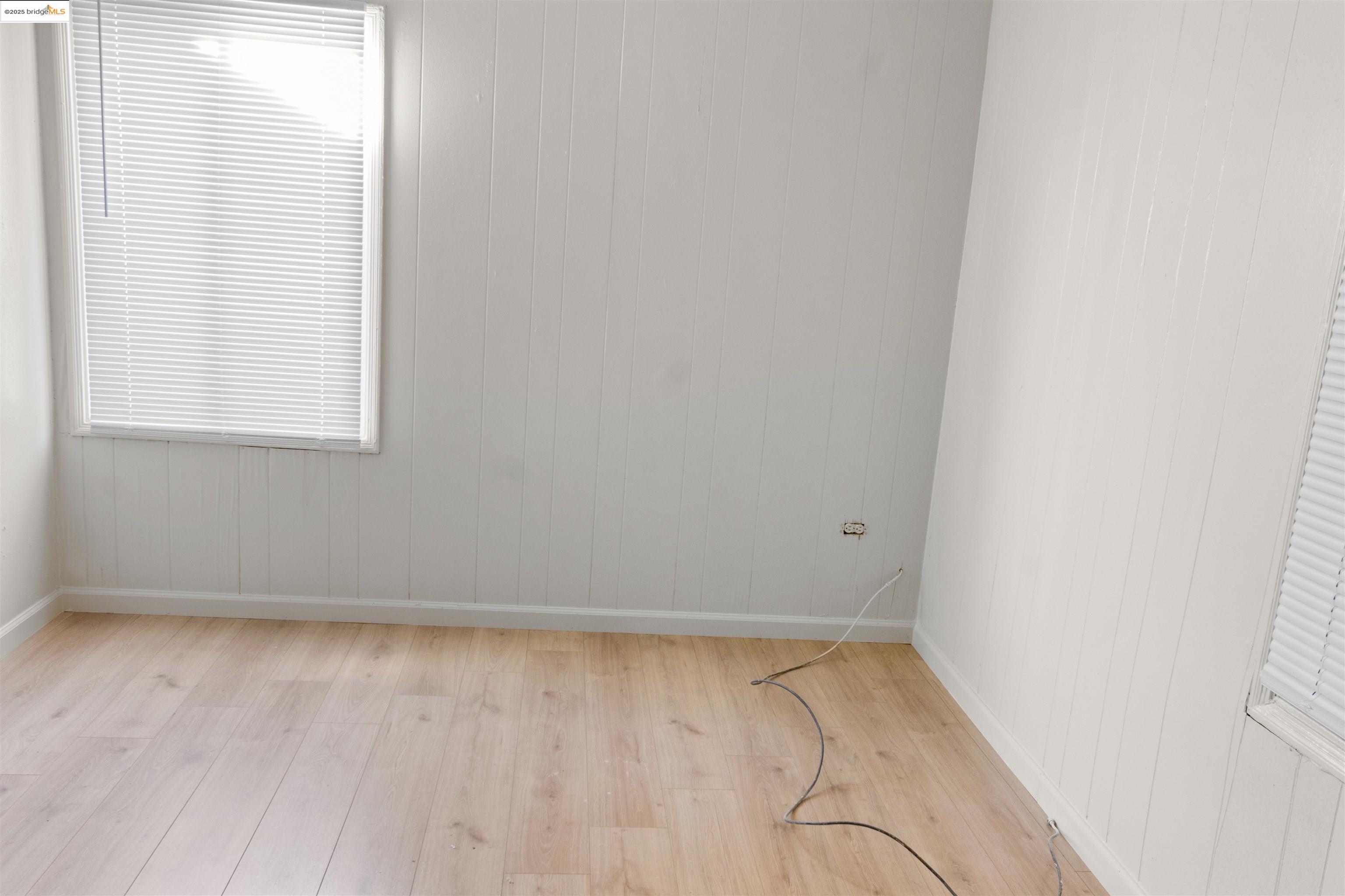 Detail Gallery Image 5 of 7 For 9920 Hesket Rd, Oakland,  CA 94603 - 3 Beds | 1 Baths