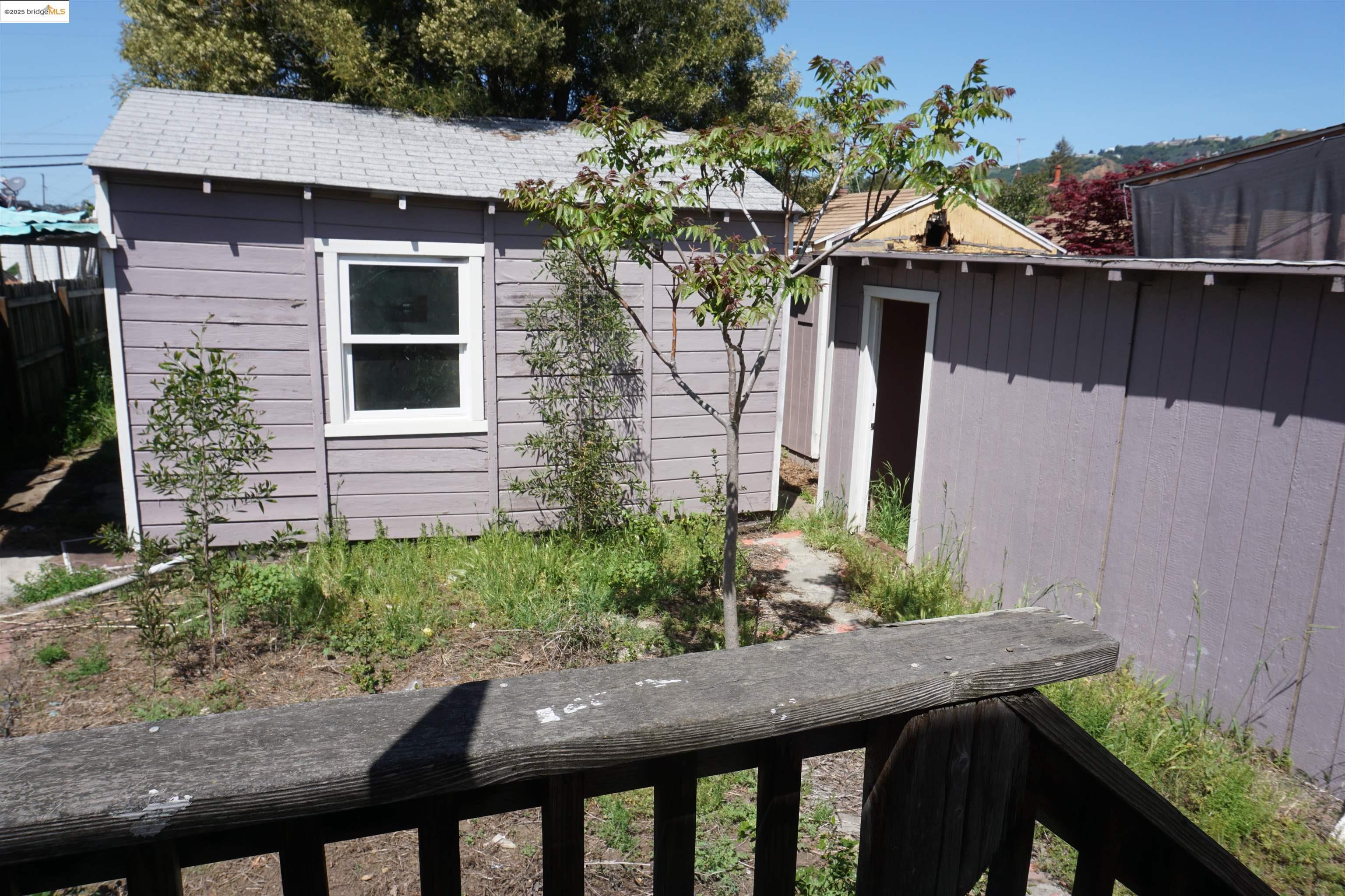2531 Ritchie St, Oakland, California 94605, 2 Bedrooms Bedrooms, 5 Rooms Rooms,1 BathroomBathrooms,Residential,For Sale,2531 Ritchie St,41085315