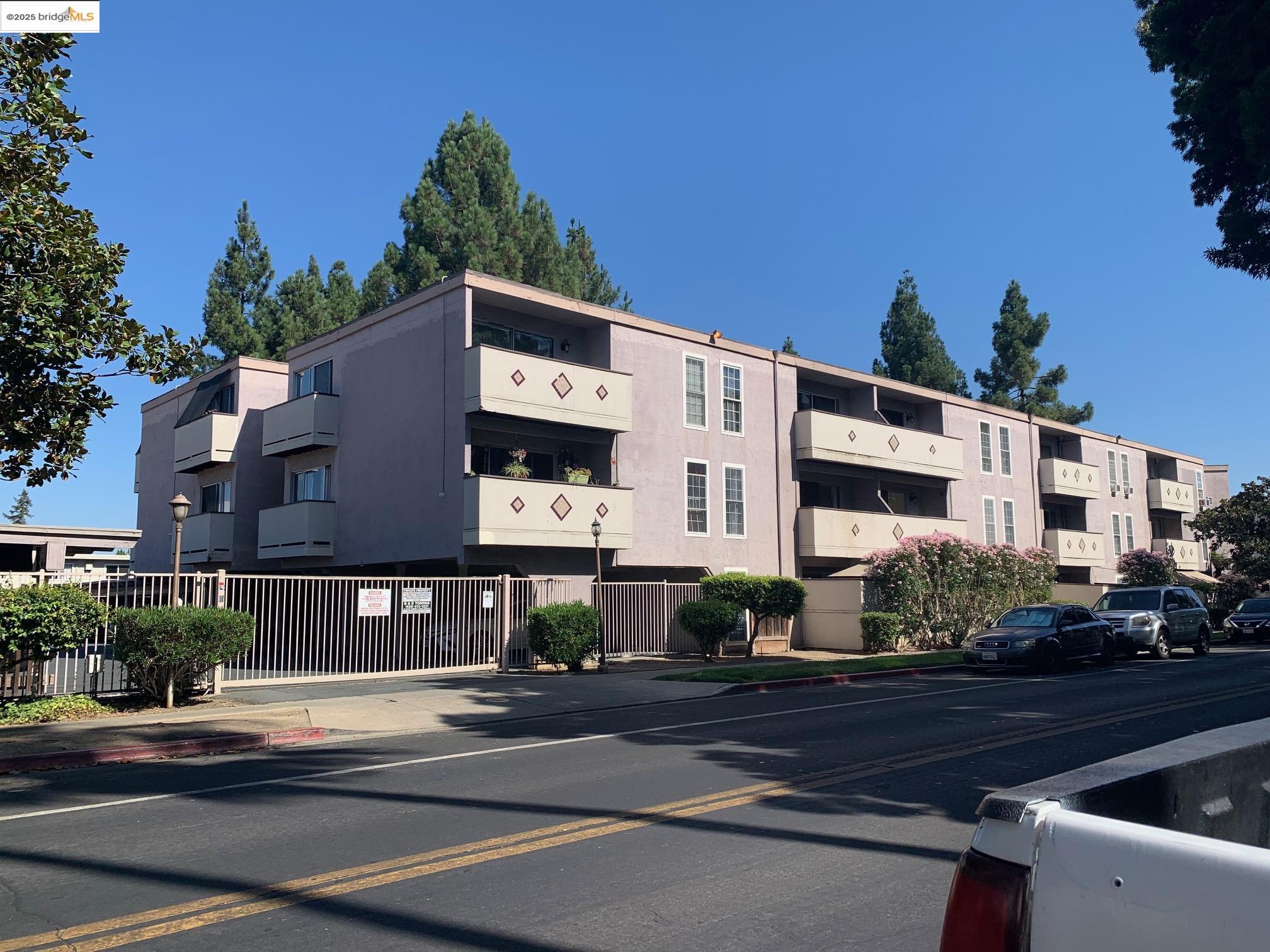 Photo #2: 41085318 Listing 