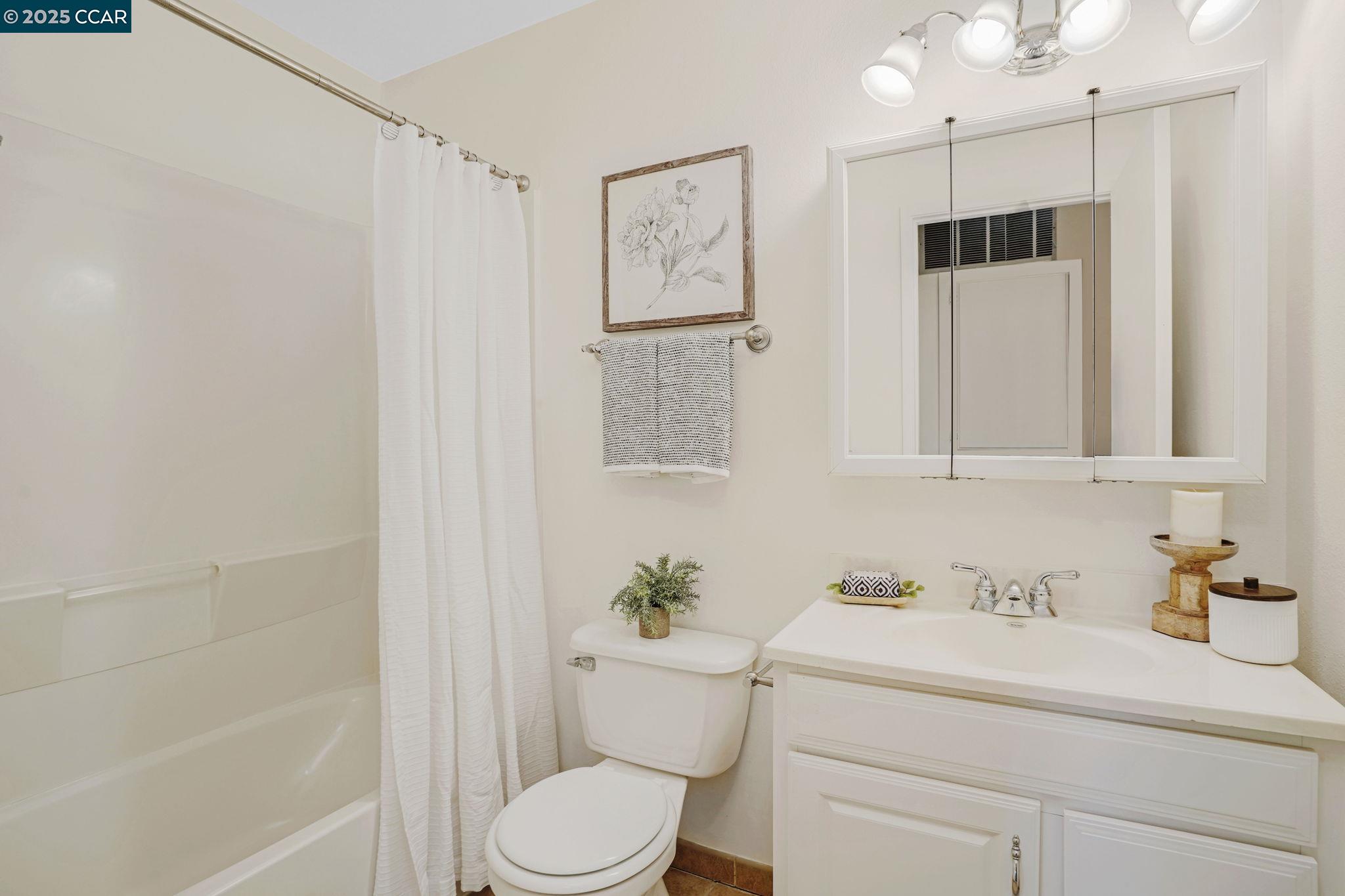 Photo #12: 41085322 Listing: Photo #12
