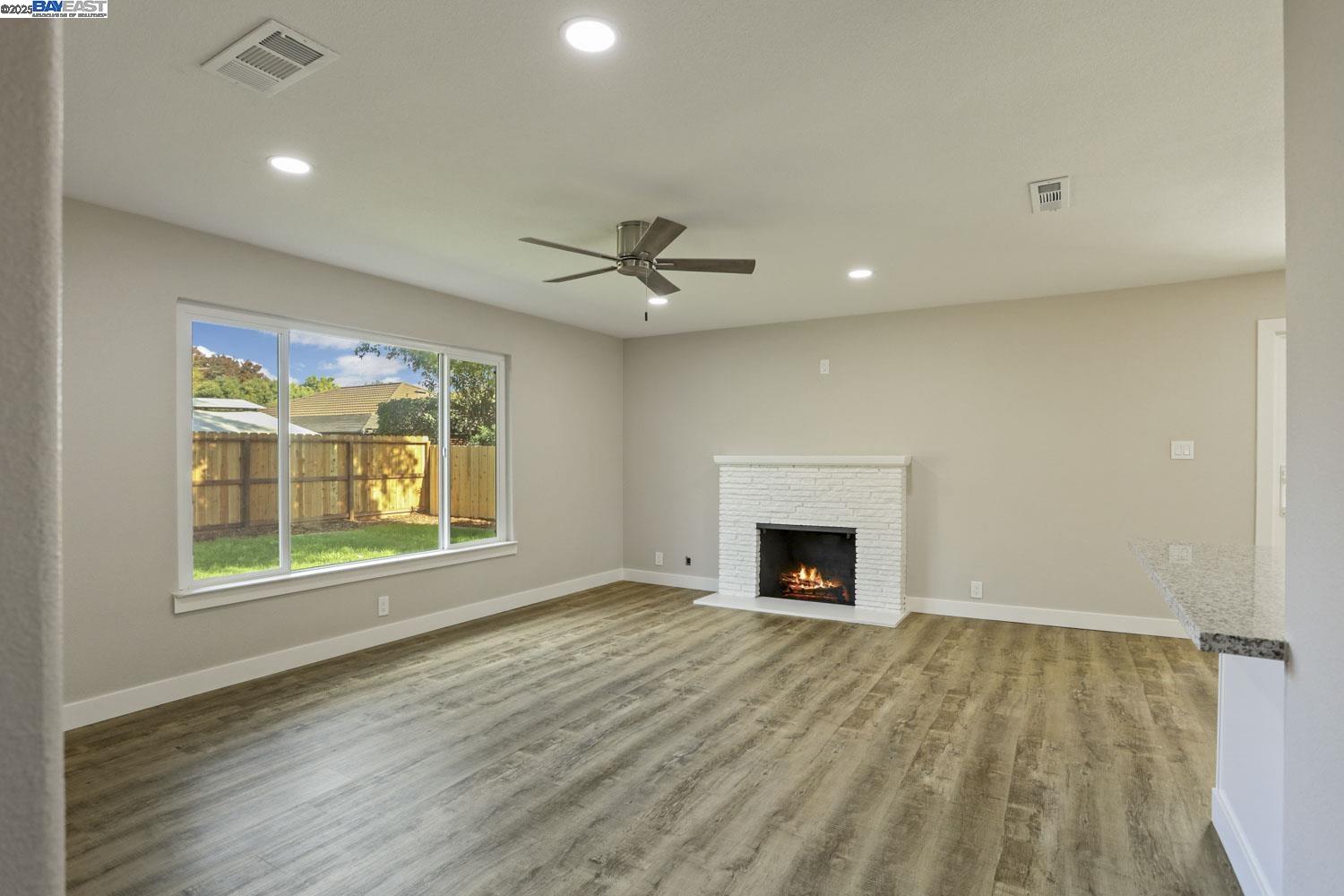Detail Gallery Image 13 of 39 For 105 W Benjamin Holt Dr, Stockton,  CA 95207 - 3 Beds | 2 Baths