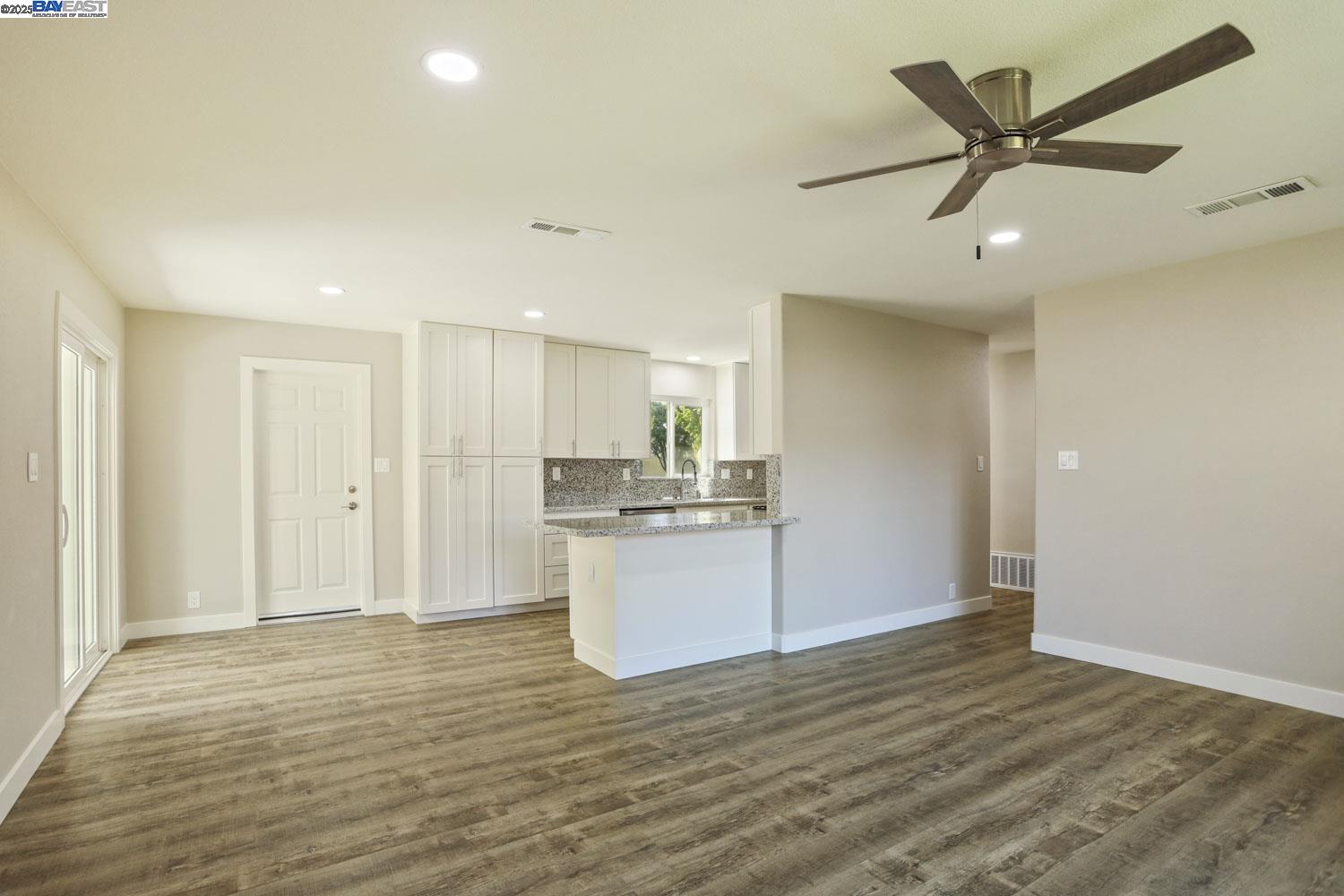 Detail Gallery Image 15 of 39 For 105 W Benjamin Holt Dr, Stockton,  CA 95207 - 3 Beds | 2 Baths