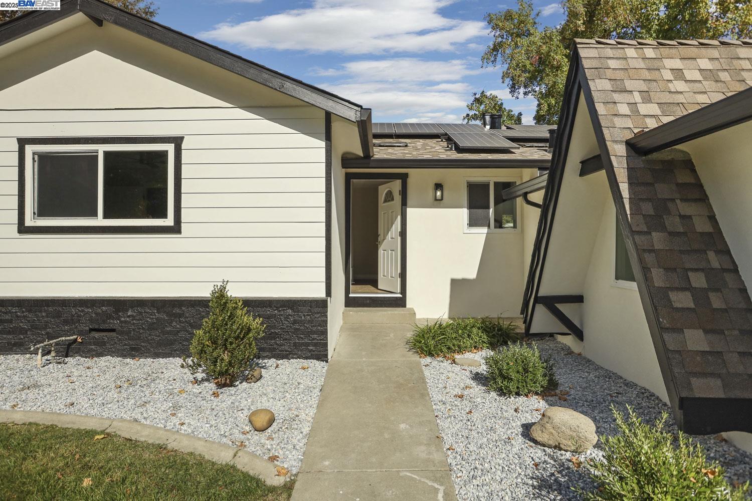 Detail Gallery Image 5 of 39 For 105 W Benjamin Holt Dr, Stockton,  CA 95207 - 3 Beds | 2 Baths