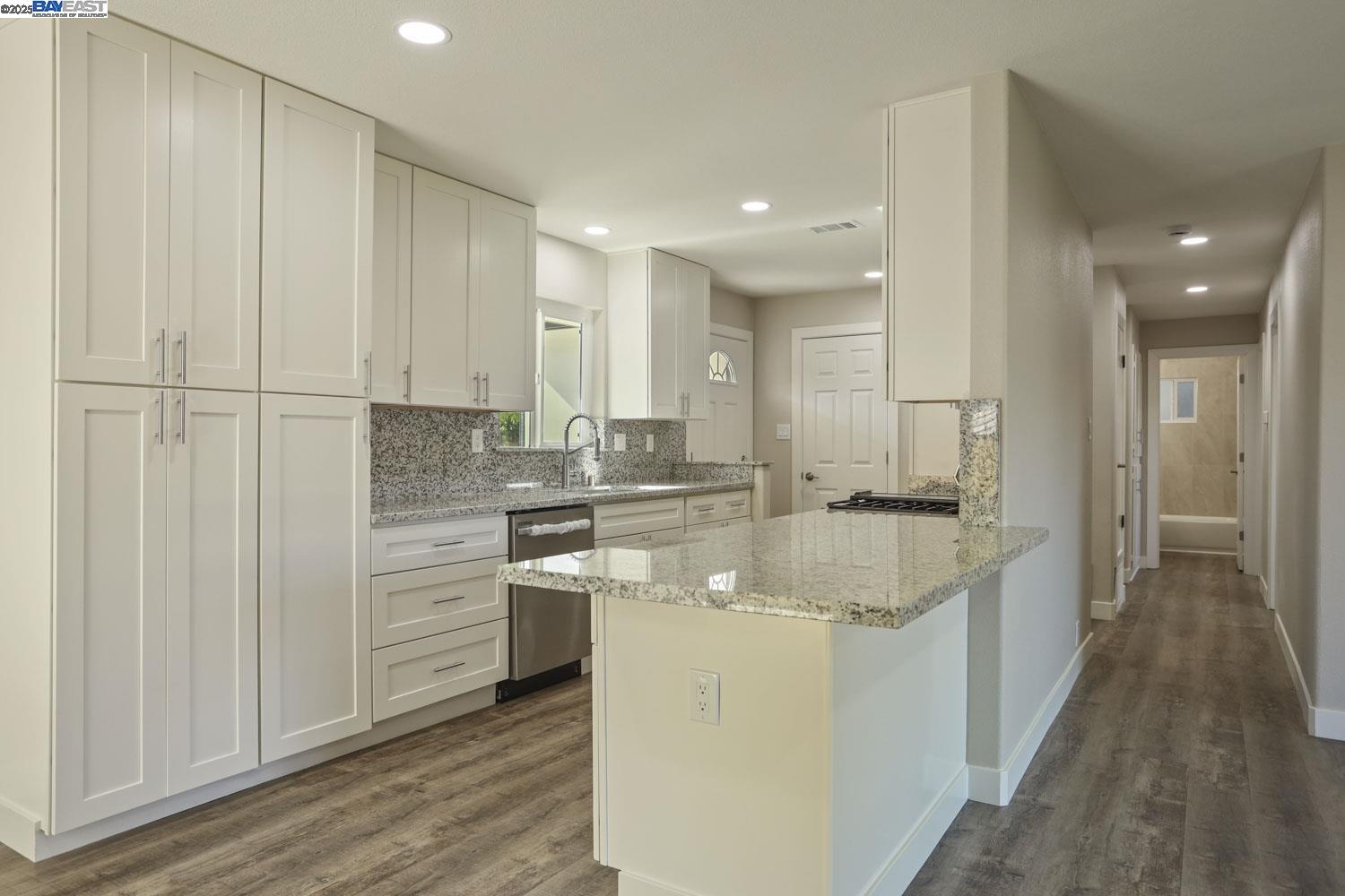 Detail Gallery Image 10 of 39 For 105 W Benjamin Holt Dr, Stockton,  CA 95207 - 3 Beds | 2 Baths