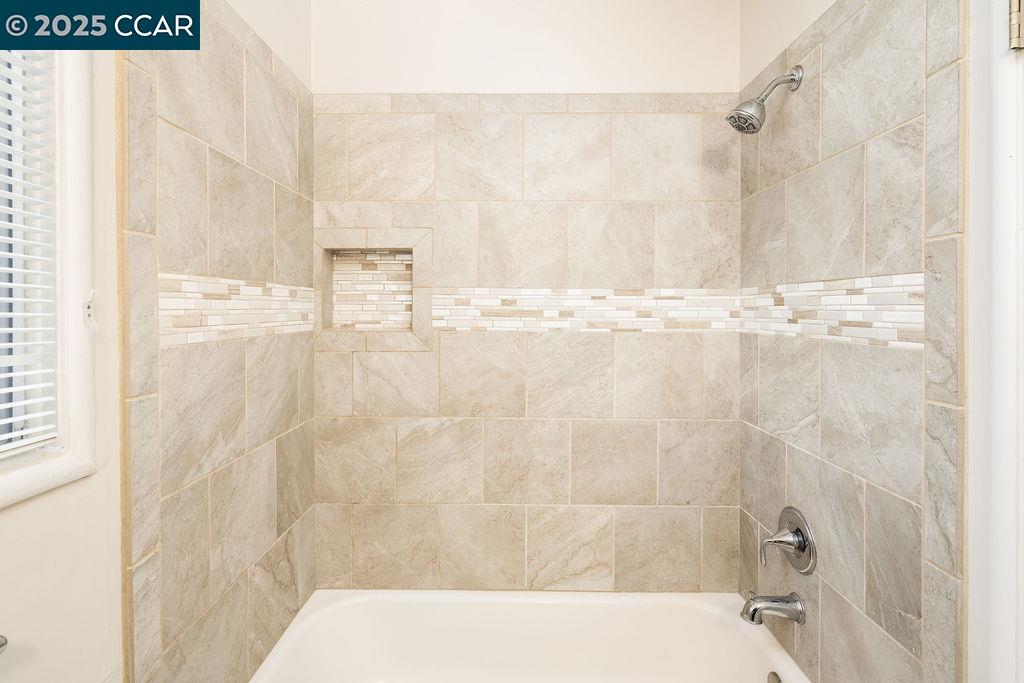 338 38Th St, Richmond, California 94805, 2 Bedrooms Bedrooms, 5 Rooms Rooms,1 BathroomBathrooms,Residential,For Sale,338 38Th St,41085324