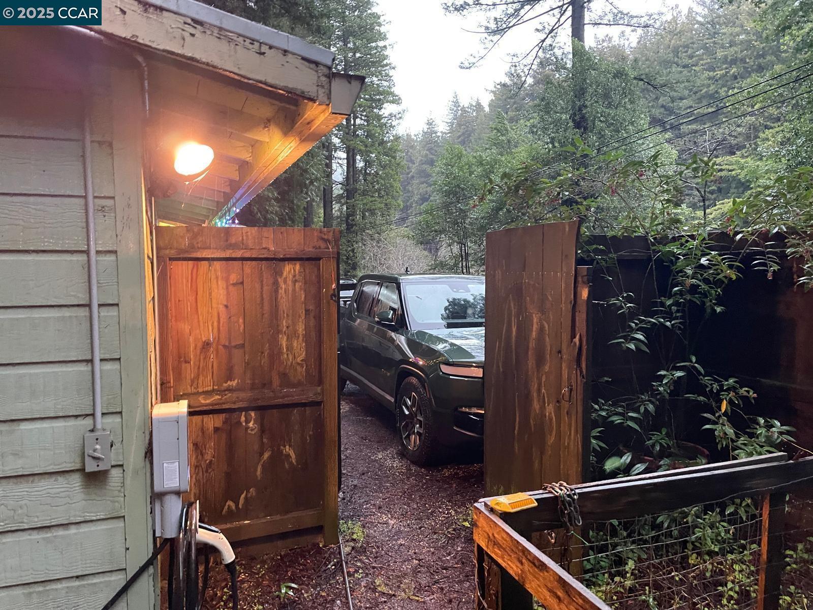 Detail Gallery Image 1 of 1 For 875 Cazadero Hwy, Cazadero,  CA 95421 - 2 Beds | 2 Baths