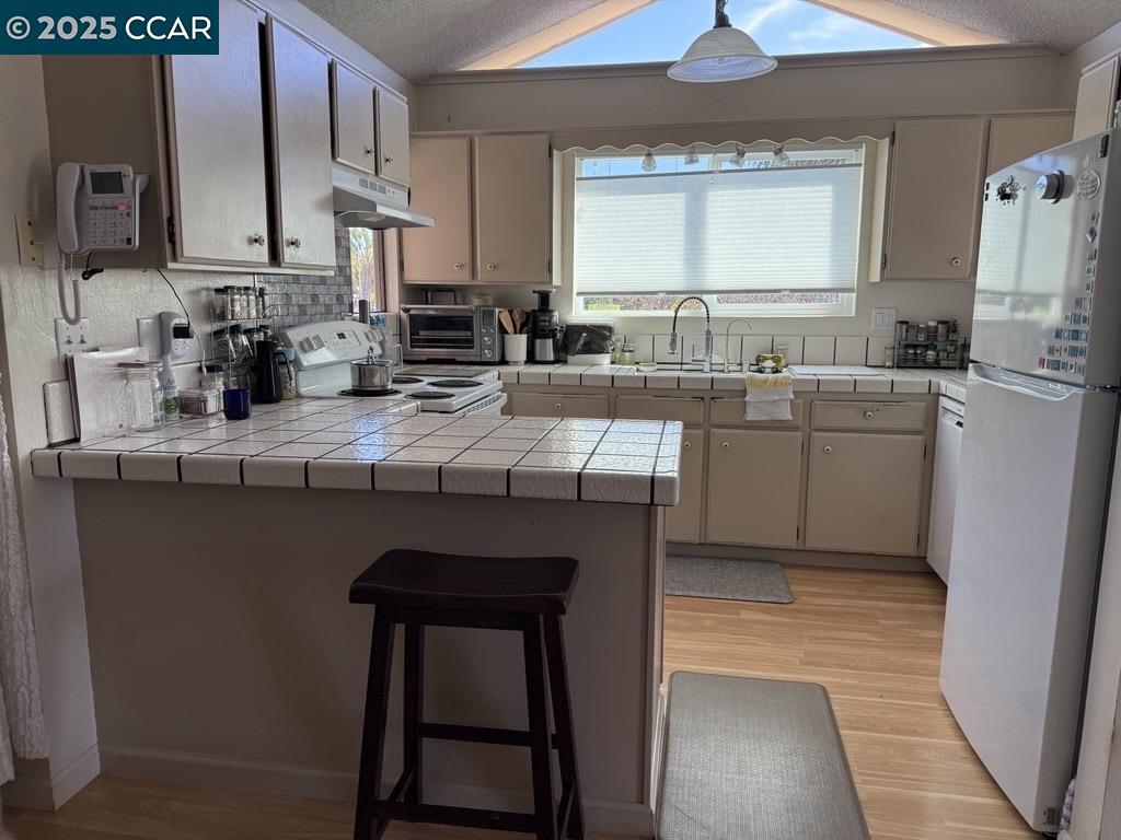 116 Falmouth Ct, Aptos, California 95003, ,Residential Income,For Sale,116 Falmouth Ct,41085338