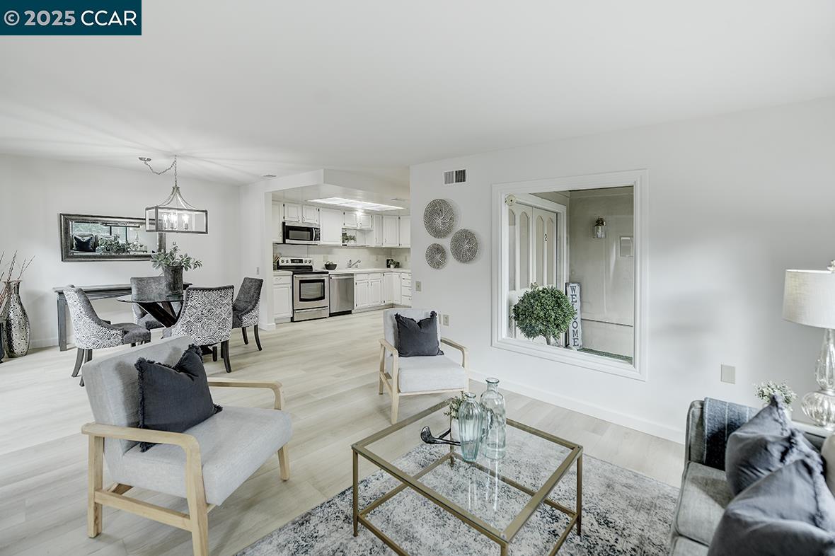 1501 Rockledge Ln # 2, Walnut Creek, California 94595, 2 Bedrooms Bedrooms, 6 Rooms Rooms,3 BathroomsBathrooms,Residential,For Sale,1501 Rockledge Ln # 2,41085342
