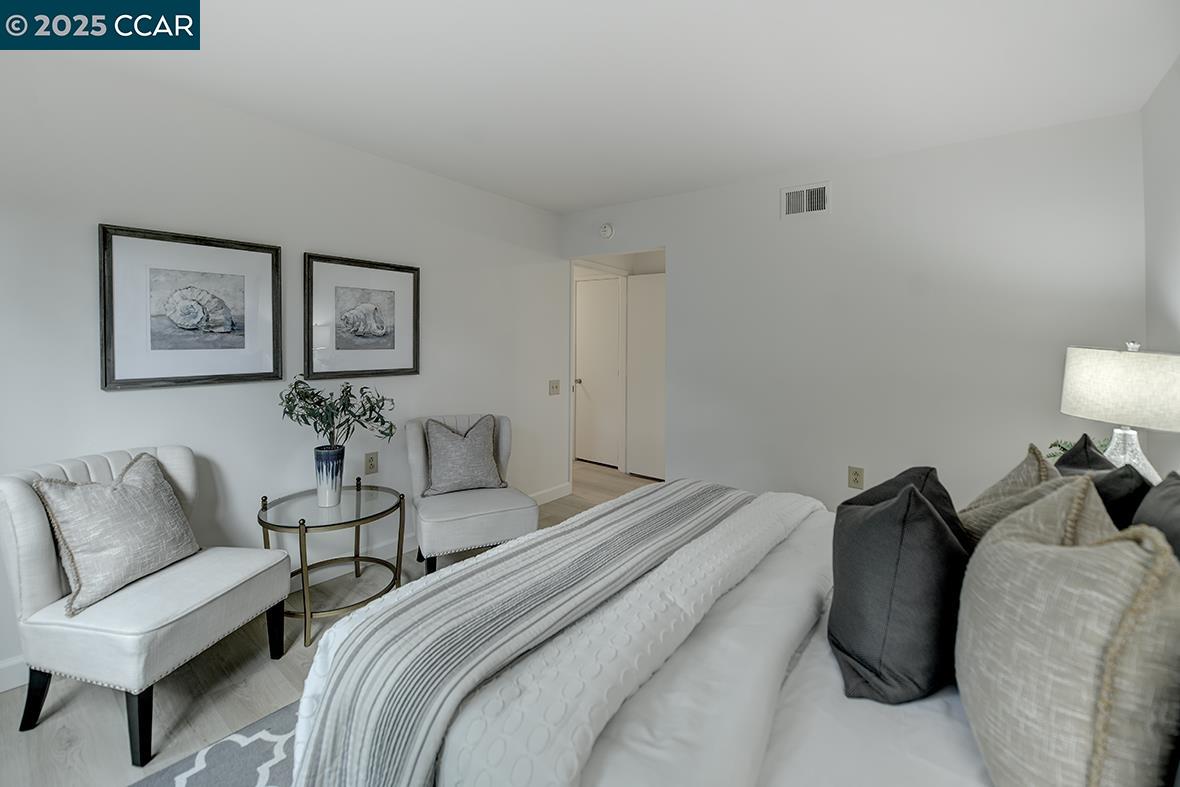 1501 Rockledge Ln # 2, Walnut Creek, California 94595, 2 Bedrooms Bedrooms, 6 Rooms Rooms,3 BathroomsBathrooms,Residential,For Sale,1501 Rockledge Ln # 2,41085342