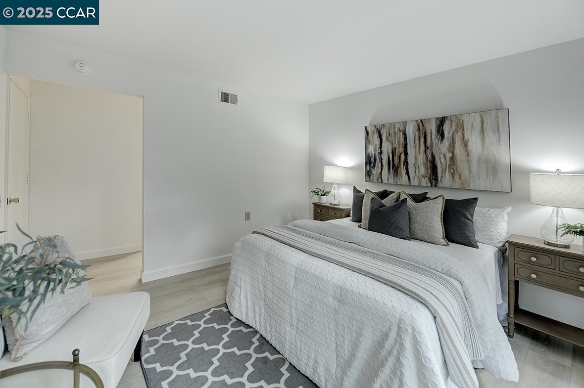 1501 Rockledge Ln # 2, Walnut Creek, California 94595, 2 Bedrooms Bedrooms, 6 Rooms Rooms,3 BathroomsBathrooms,Residential,For Sale,1501 Rockledge Ln # 2,41085342