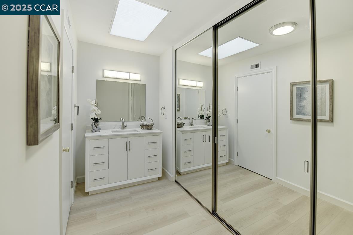 1501 Rockledge Ln # 2, Walnut Creek, California 94595, 2 Bedrooms Bedrooms, 6 Rooms Rooms,3 BathroomsBathrooms,Residential,For Sale,1501 Rockledge Ln # 2,41085342