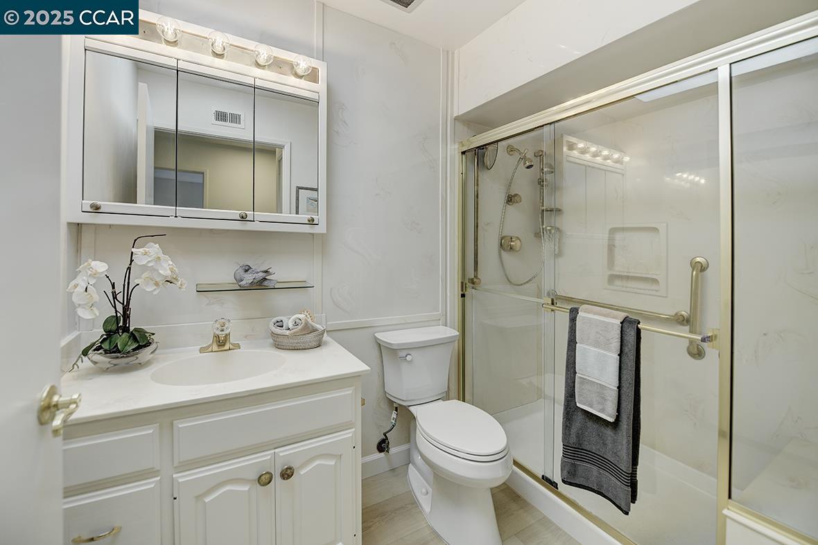 1501 Rockledge Ln # 2, Walnut Creek, California 94595, 2 Bedrooms Bedrooms, 6 Rooms Rooms,3 BathroomsBathrooms,Residential,For Sale,1501 Rockledge Ln # 2,41085342