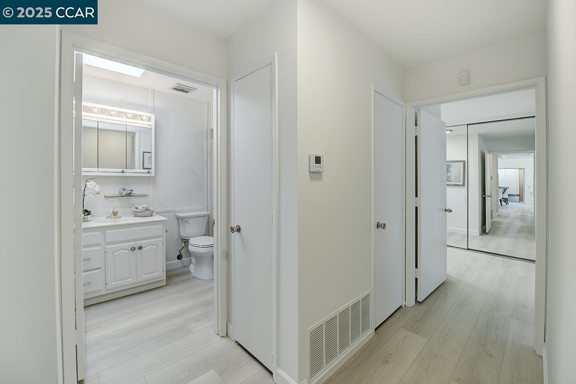 1501 Rockledge Ln # 2, Walnut Creek, California 94595, 2 Bedrooms Bedrooms, 6 Rooms Rooms,3 BathroomsBathrooms,Residential,For Sale,1501 Rockledge Ln # 2,41085342