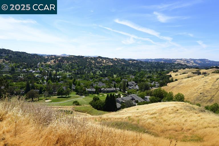 1501 Rockledge Ln # 2, Walnut Creek, California 94595, 2 Bedrooms Bedrooms, 6 Rooms Rooms,3 BathroomsBathrooms,Residential,For Sale,1501 Rockledge Ln # 2,41085342