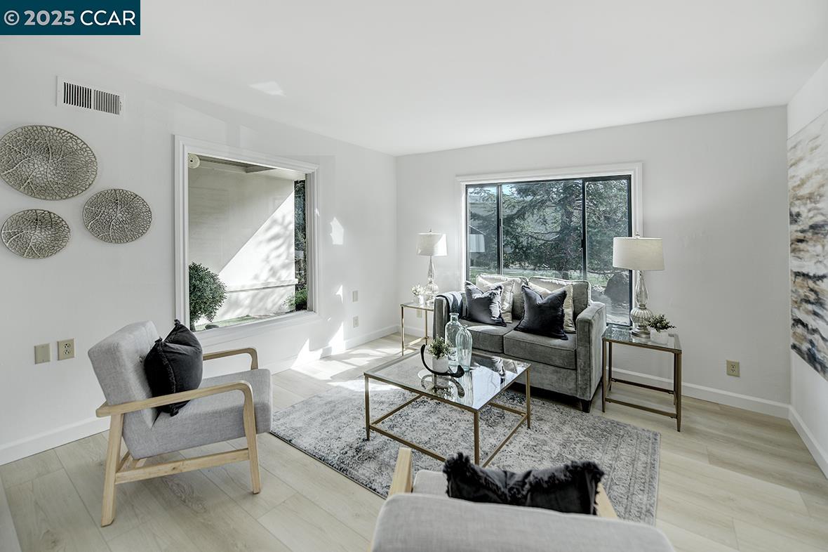 1501 Rockledge Ln # 2, Walnut Creek, California 94595, 2 Bedrooms Bedrooms, 6 Rooms Rooms,3 BathroomsBathrooms,Residential,For Sale,1501 Rockledge Ln # 2,41085342