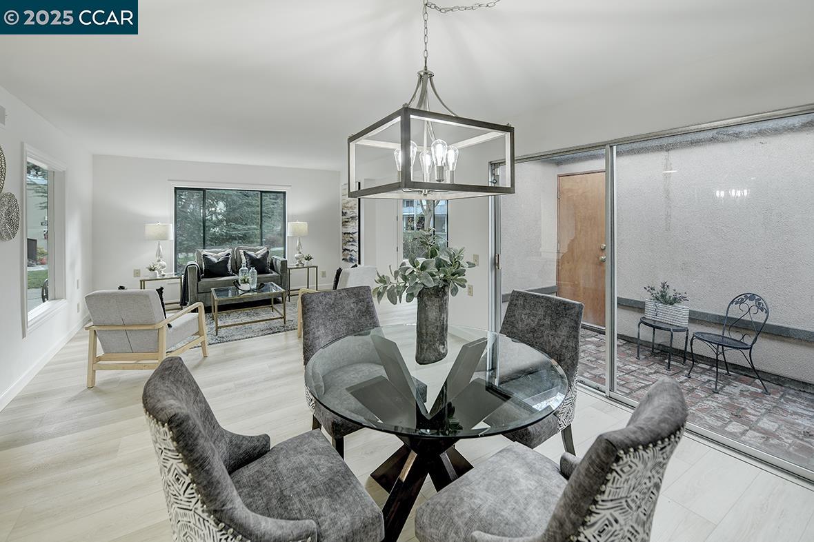 1501 Rockledge Ln # 2, Walnut Creek, California 94595, 2 Bedrooms Bedrooms, 6 Rooms Rooms,3 BathroomsBathrooms,Residential,For Sale,1501 Rockledge Ln # 2,41085342