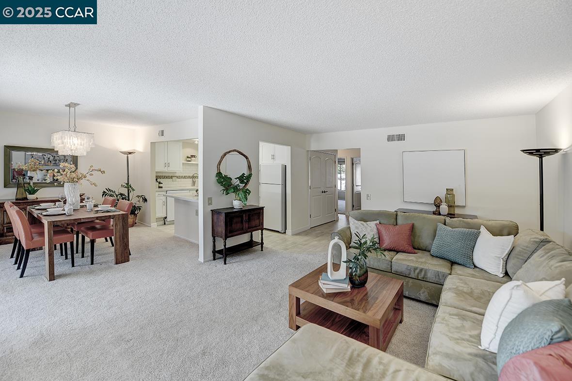 Photo #6: 41085359 Listing 