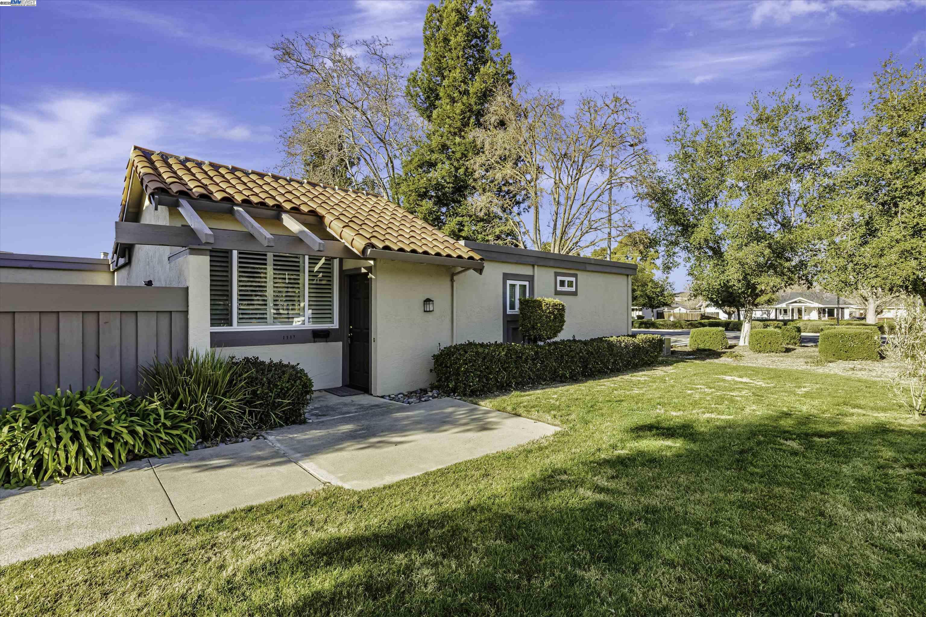 Photo #2: 41085370 Listing 