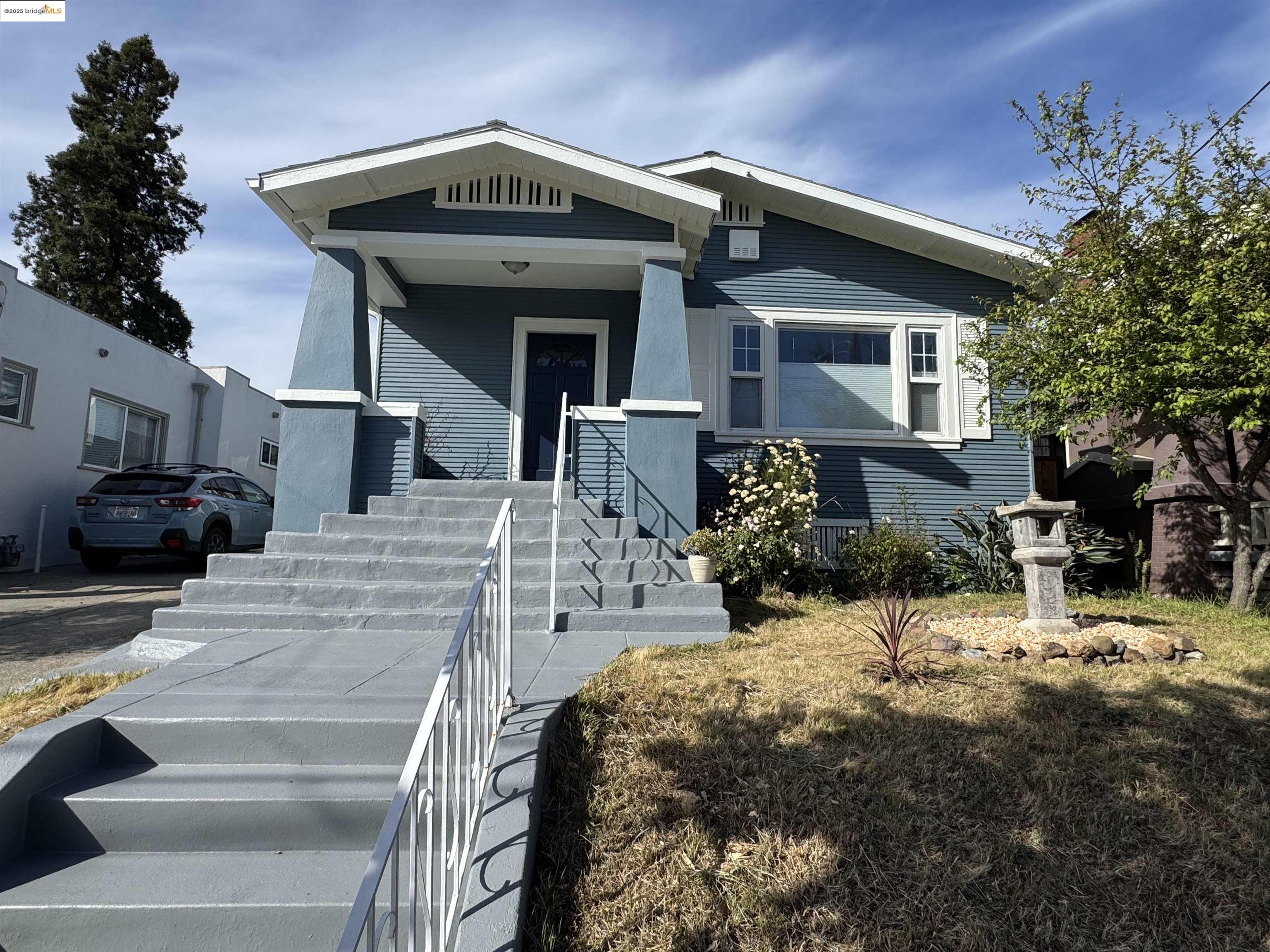 Detail Gallery Image 1 of 1 For 2848 Delaware Street, Oakland,  CA 94602 - 2 Beds | 1 Baths