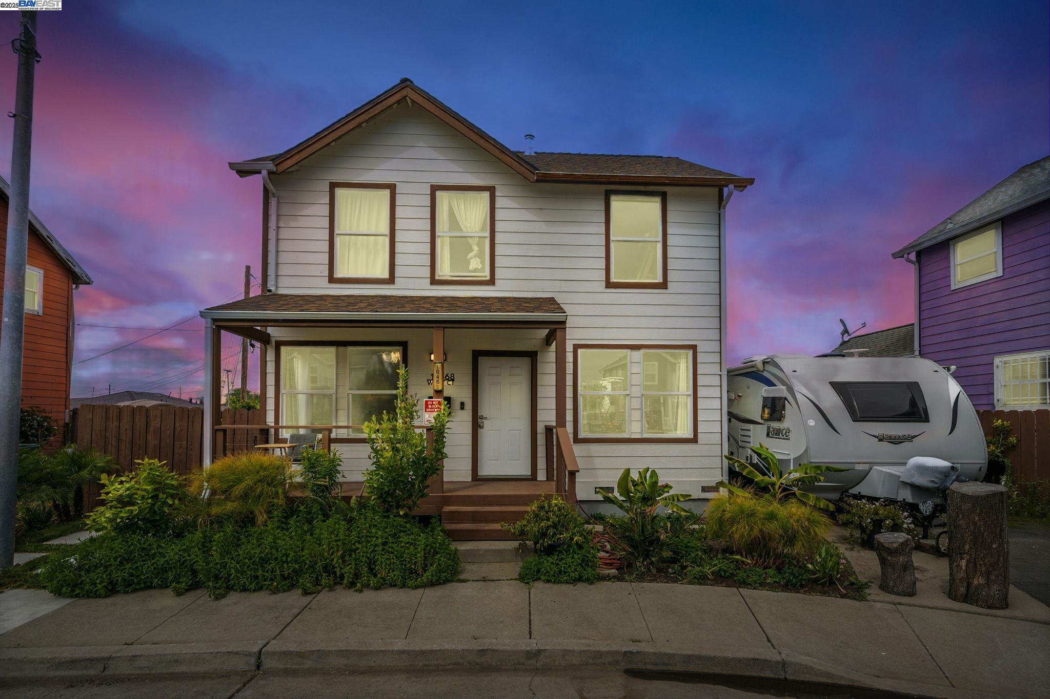 Detail Gallery Image 1 of 56 For 10468 West Ct, Oakland,  CA 94603 - 3 Beds | 2 Baths
