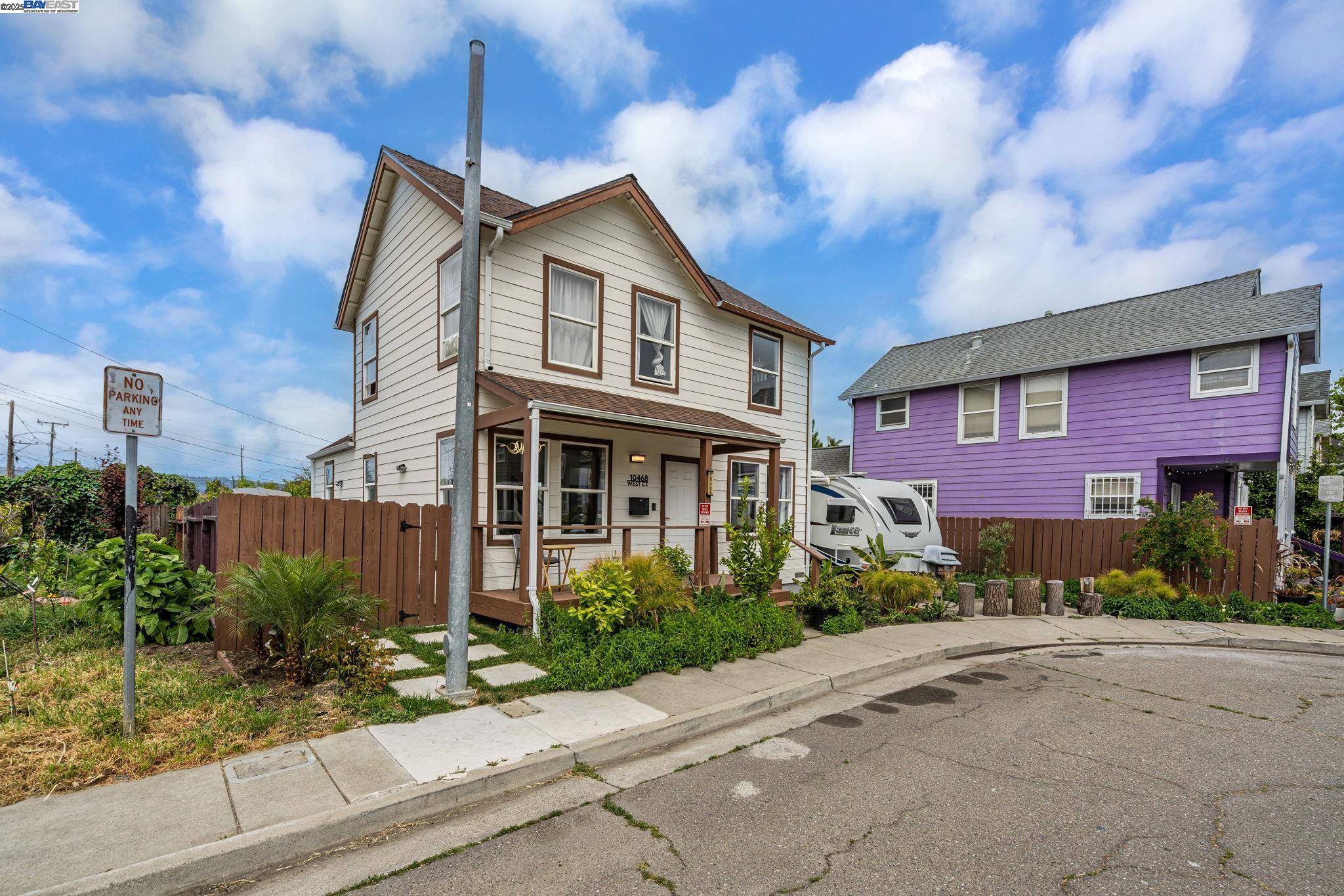 Detail Gallery Image 14 of 56 For 10468 West Ct, Oakland,  CA 94603 - 3 Beds | 2 Baths