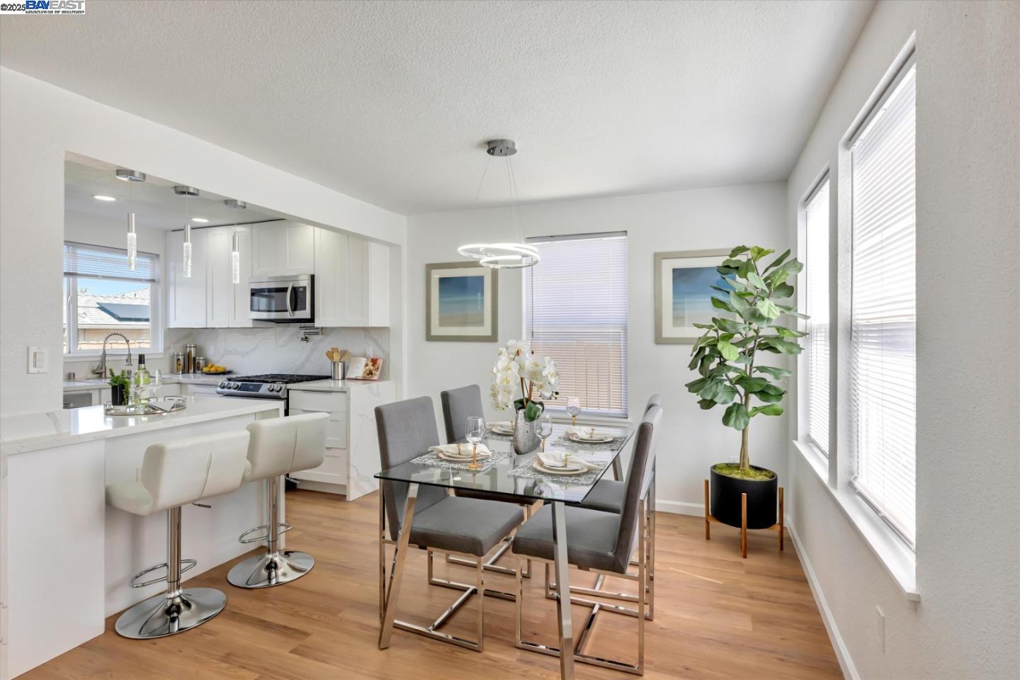 Detail Gallery Image 16 of 56 For 10468 West Ct, Oakland,  CA 94603 - 3 Beds | 2 Baths