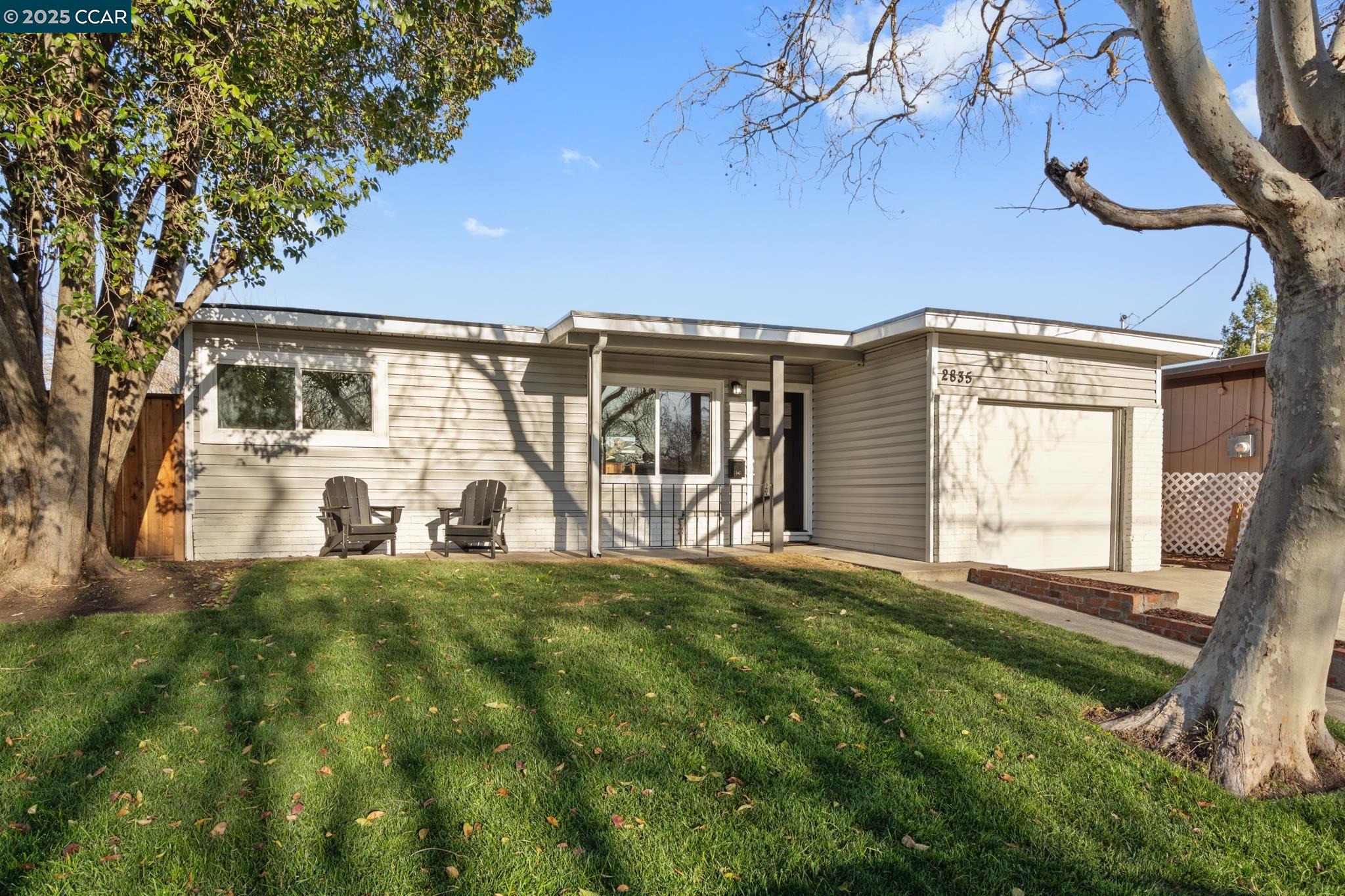 Detail Gallery Image 1 of 1 For 2835 Loma Vista Ave, Concord,  CA 94520 - 3 Beds | 1 Baths