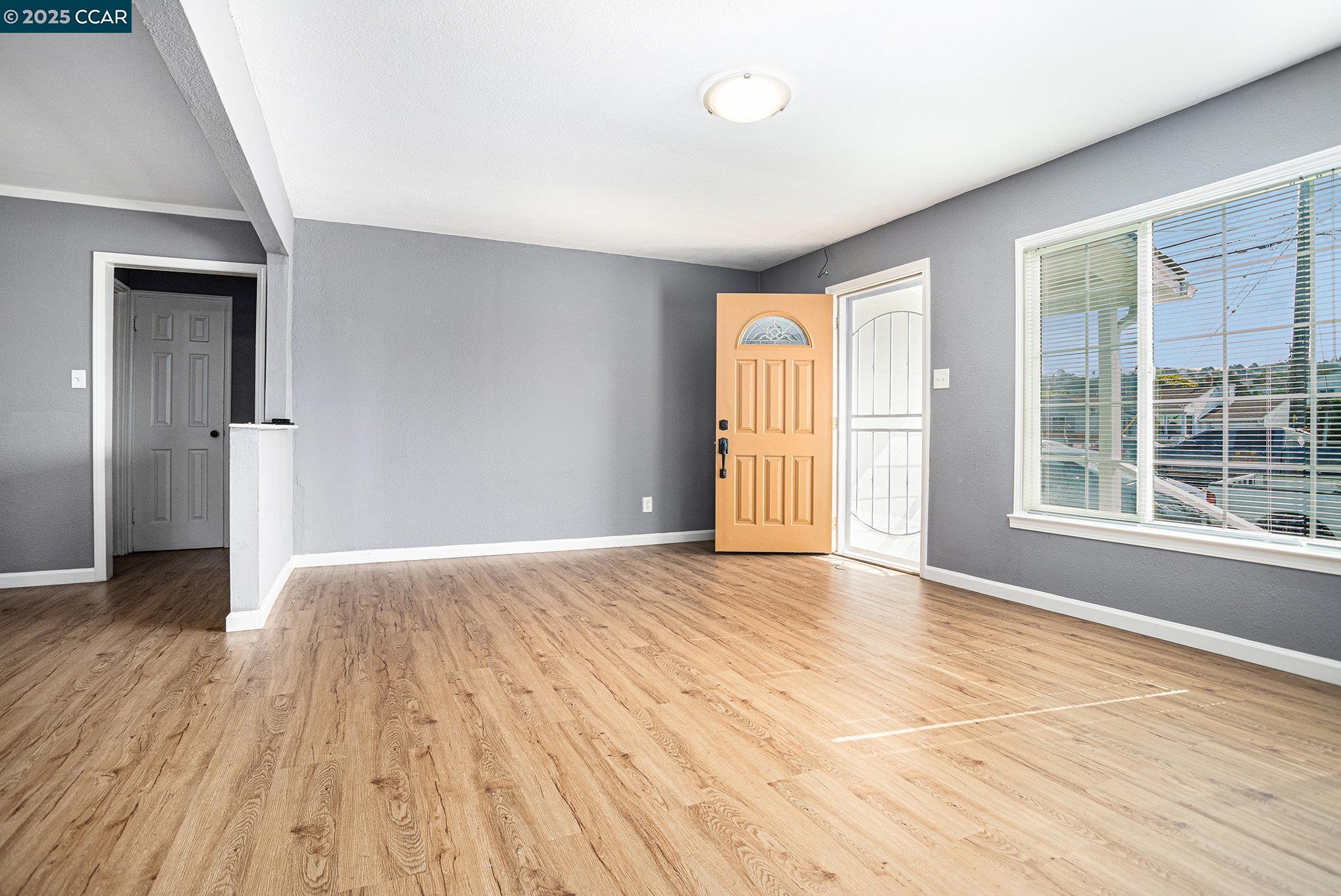 Detail Gallery Image 4 of 22 For 637 43rd Street, Richmond,  CA 94805 - – Beds | – Baths