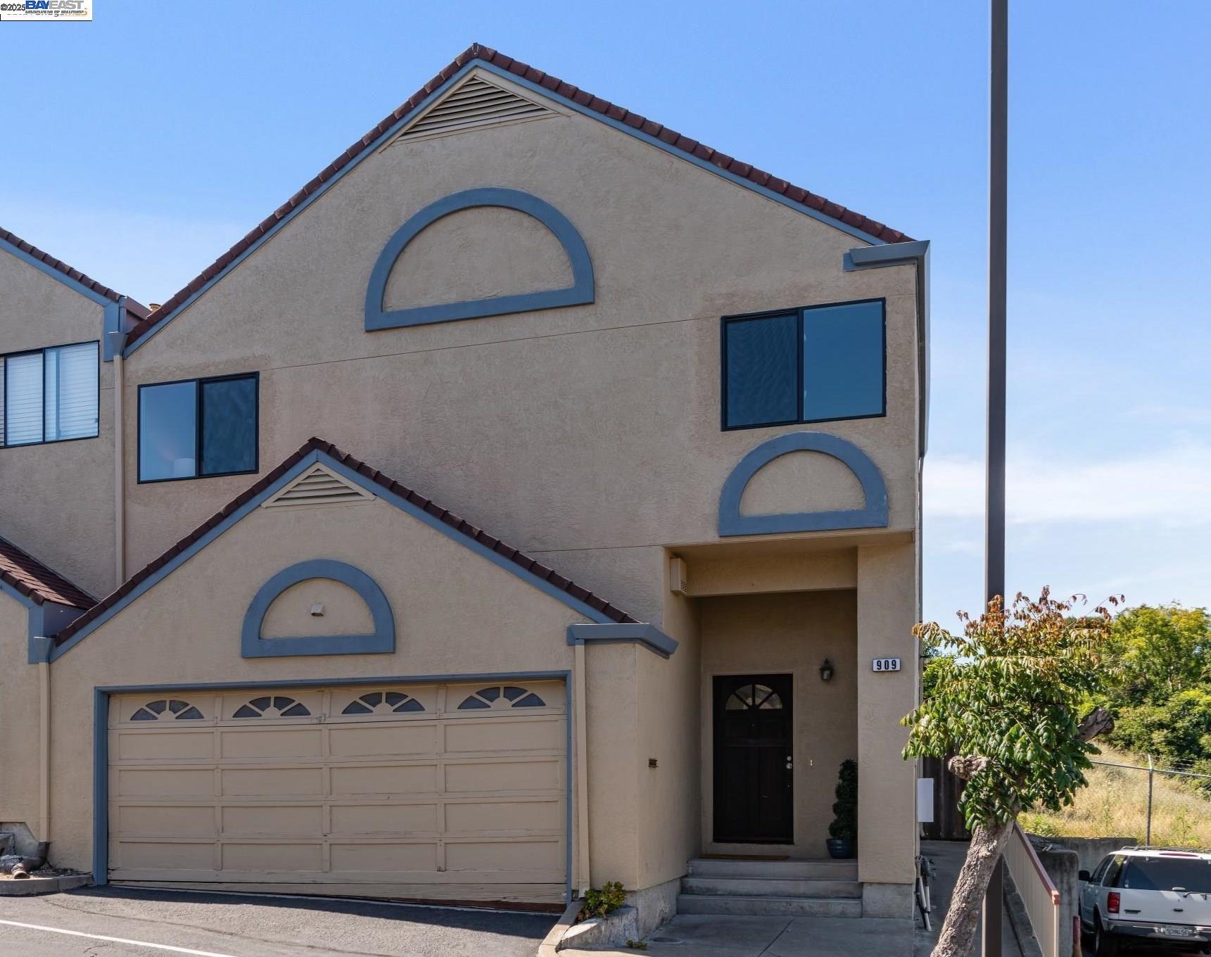 Detail Gallery Image 1 of 1 For 909 Appian Knoll Ct, El Sobrante,  CA 94803 - 3 Beds | 2/1 Baths