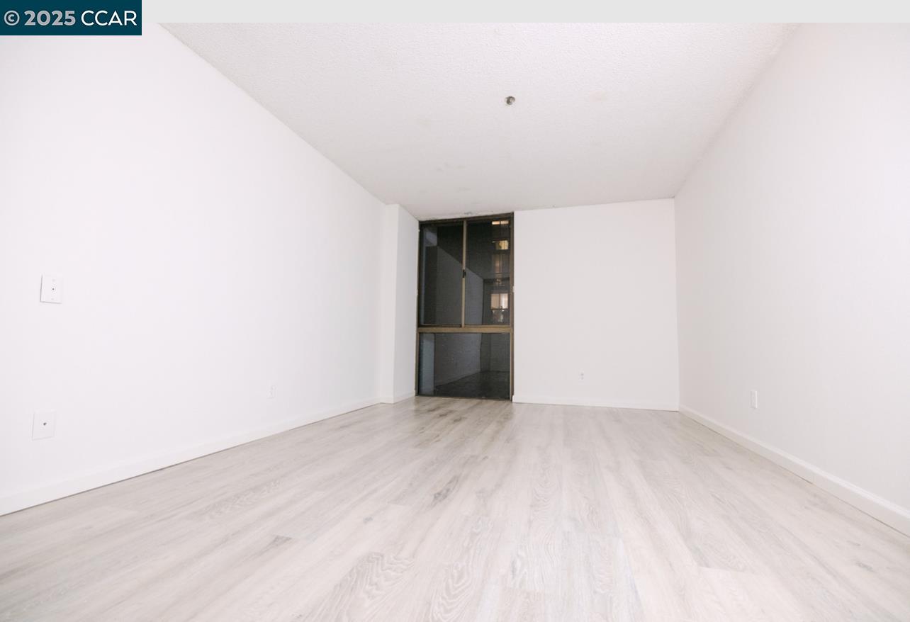property-img