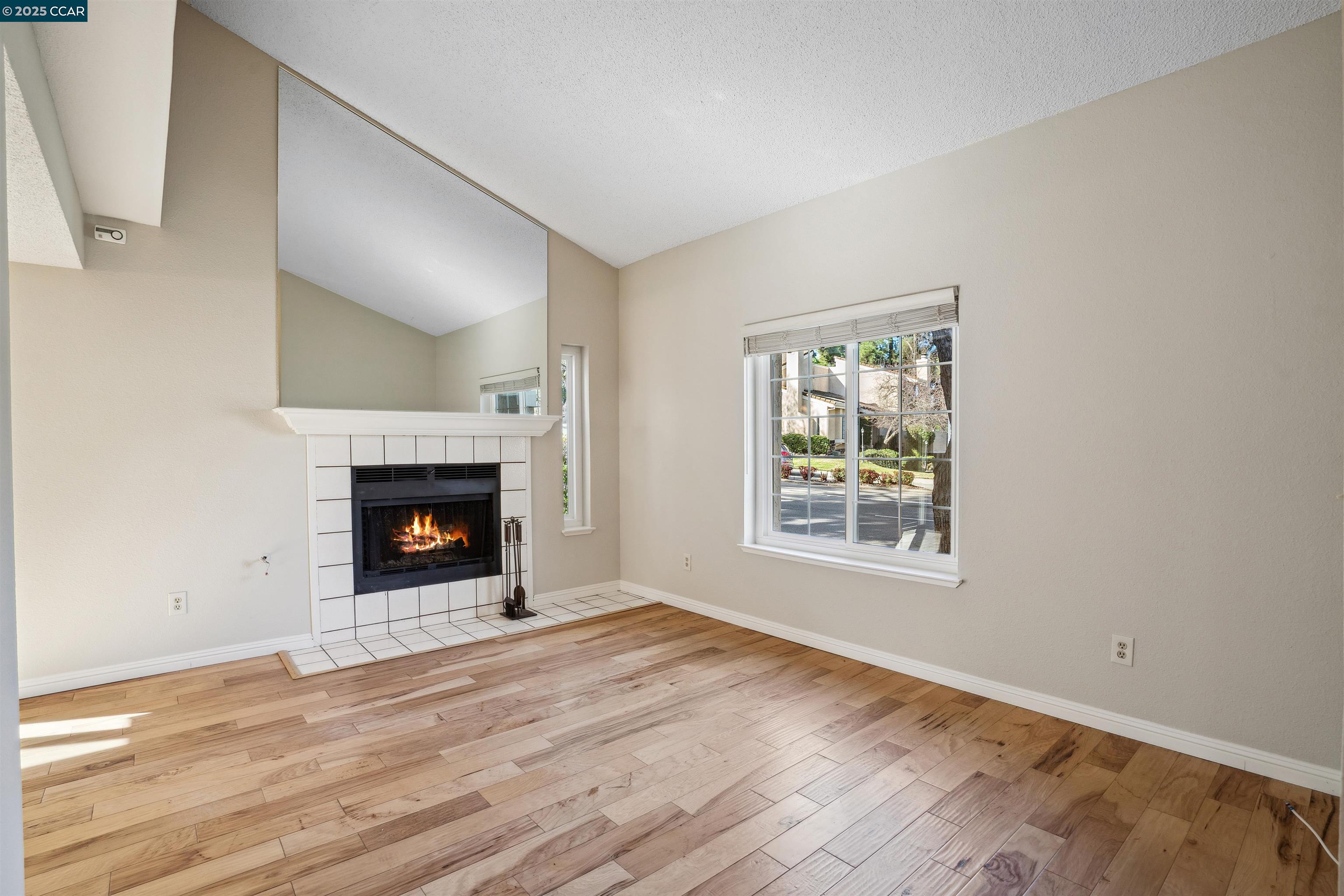 Photo #2: 41085491 Listing: Photo #2
