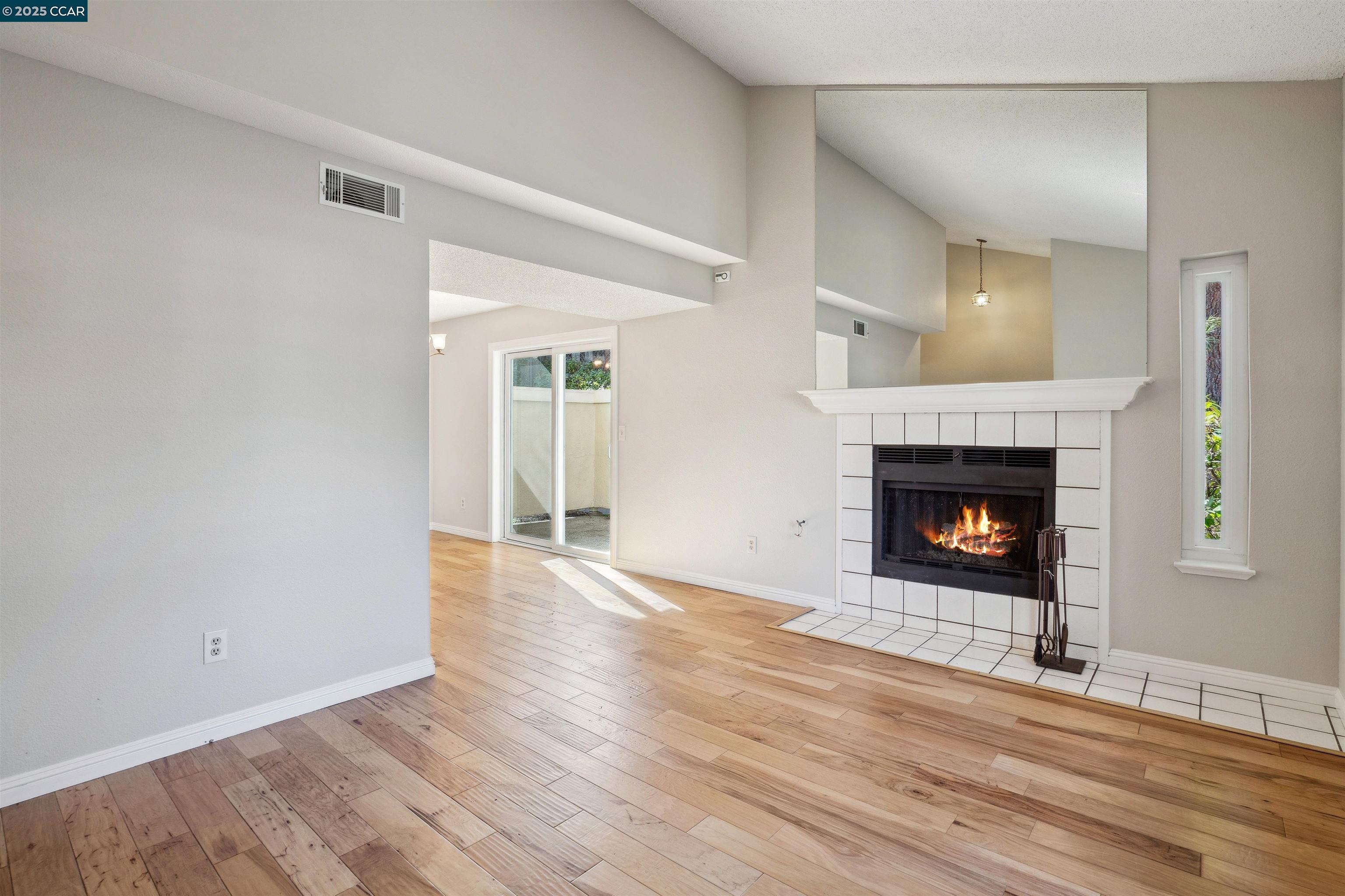 Photo #5: 41085491 Listing: Photo #5