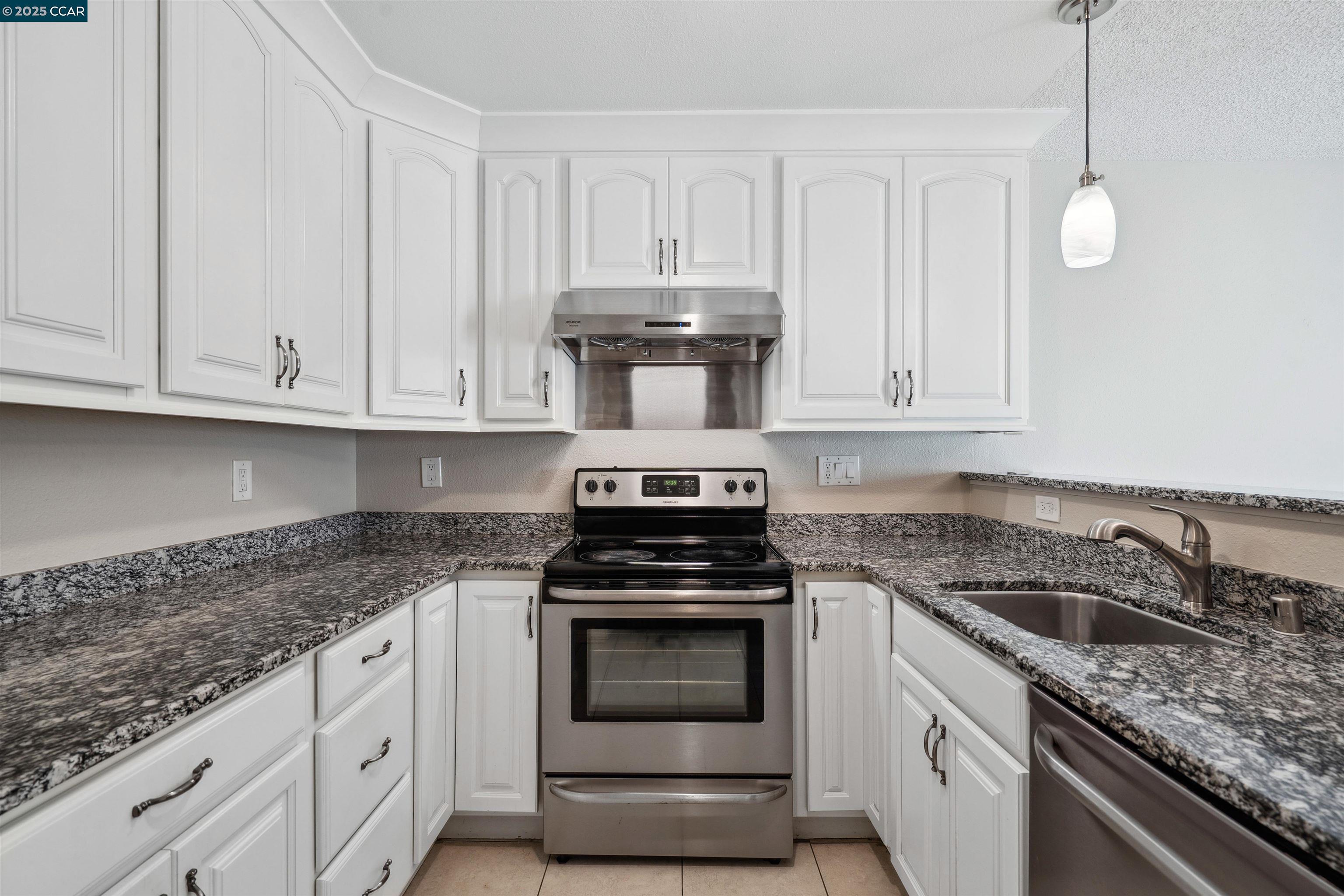 Photo #8: 41085491 Listing: Photo #8